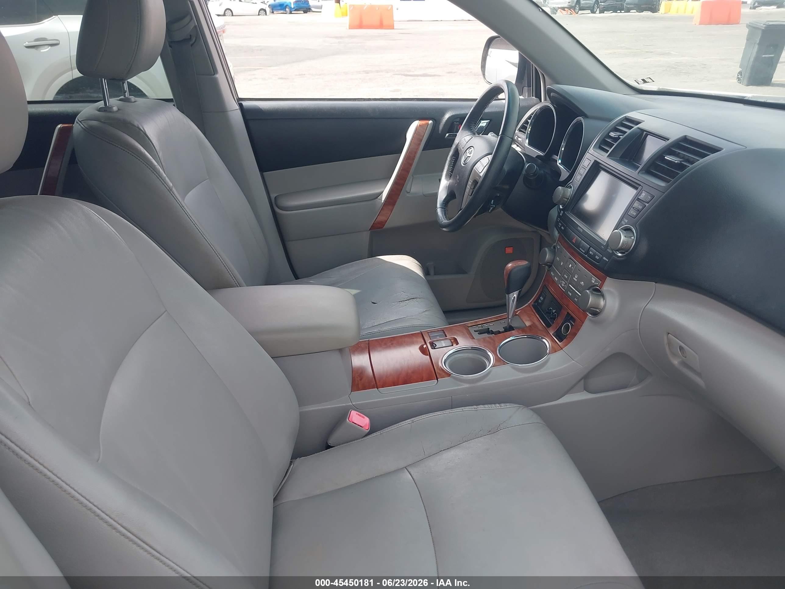 2009 Toyota Highlander Limited Silver vin: JTEDS42A192072475