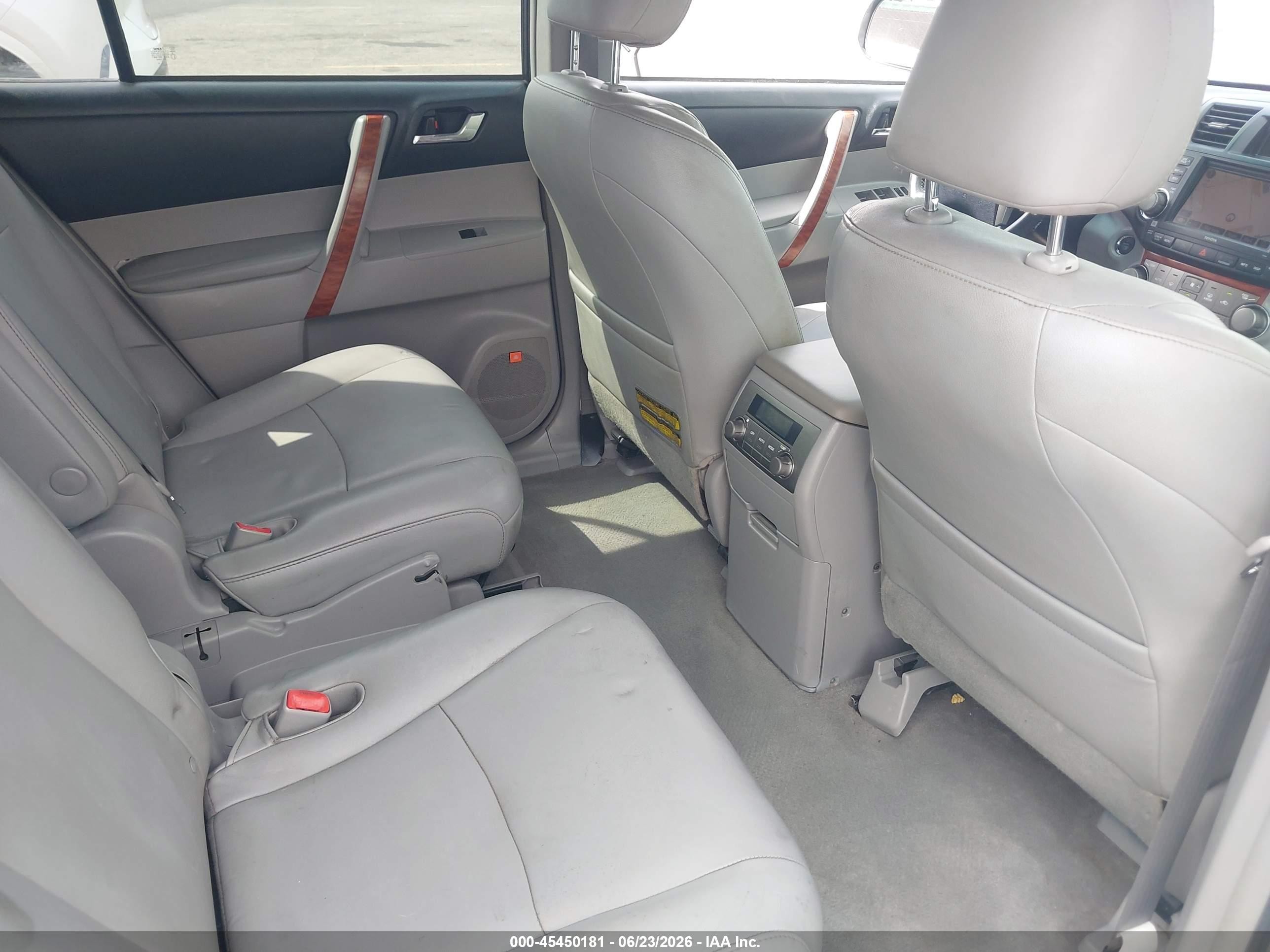 2009 Toyota Highlander Limited Silver vin: JTEDS42A192072475