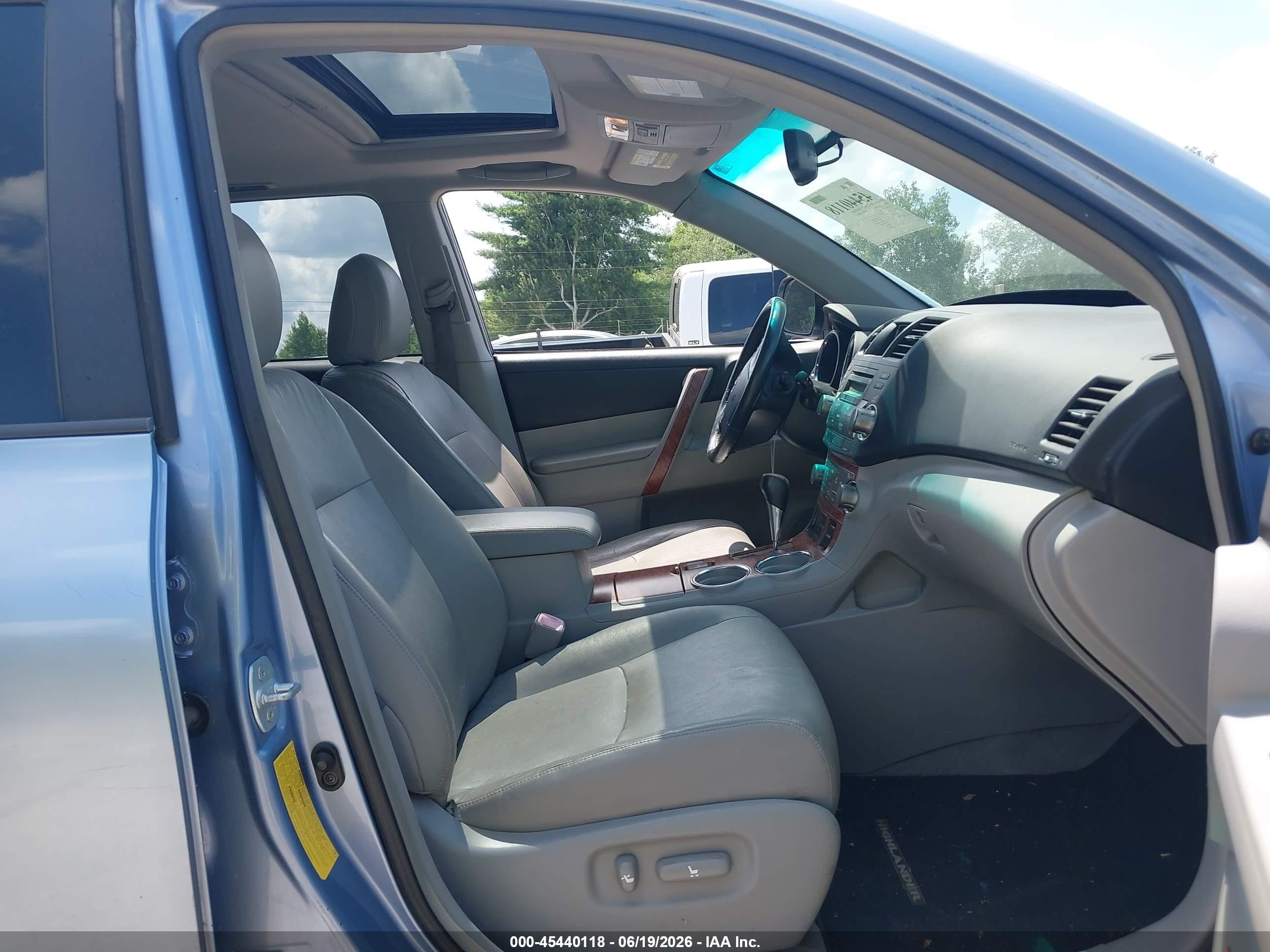 2008 Toyota Highlander Limited Light Blue vin: JTEDS42A282008265
