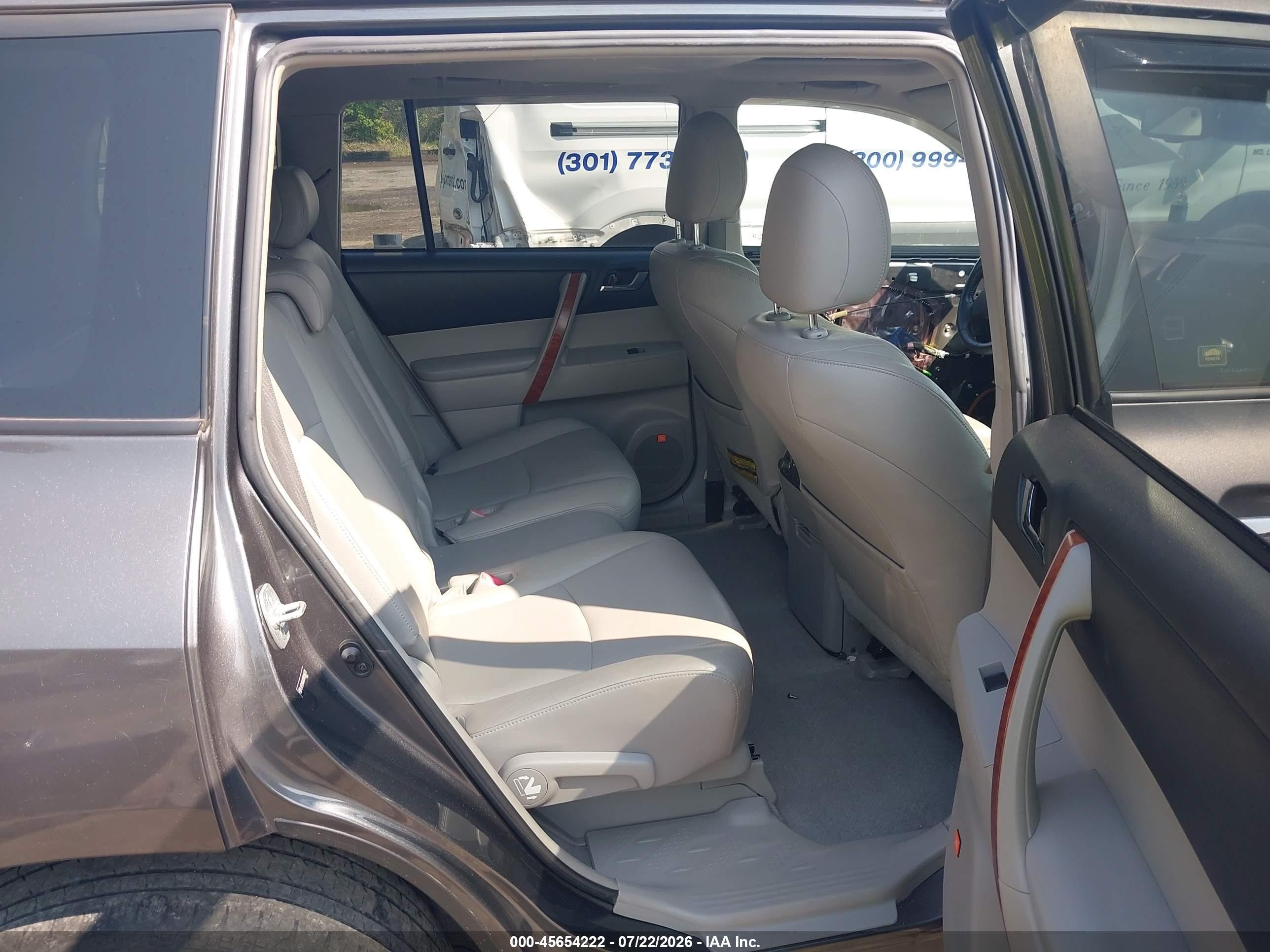 2008 Toyota Highlander Limited Gray vin: JTEDS42A282054775