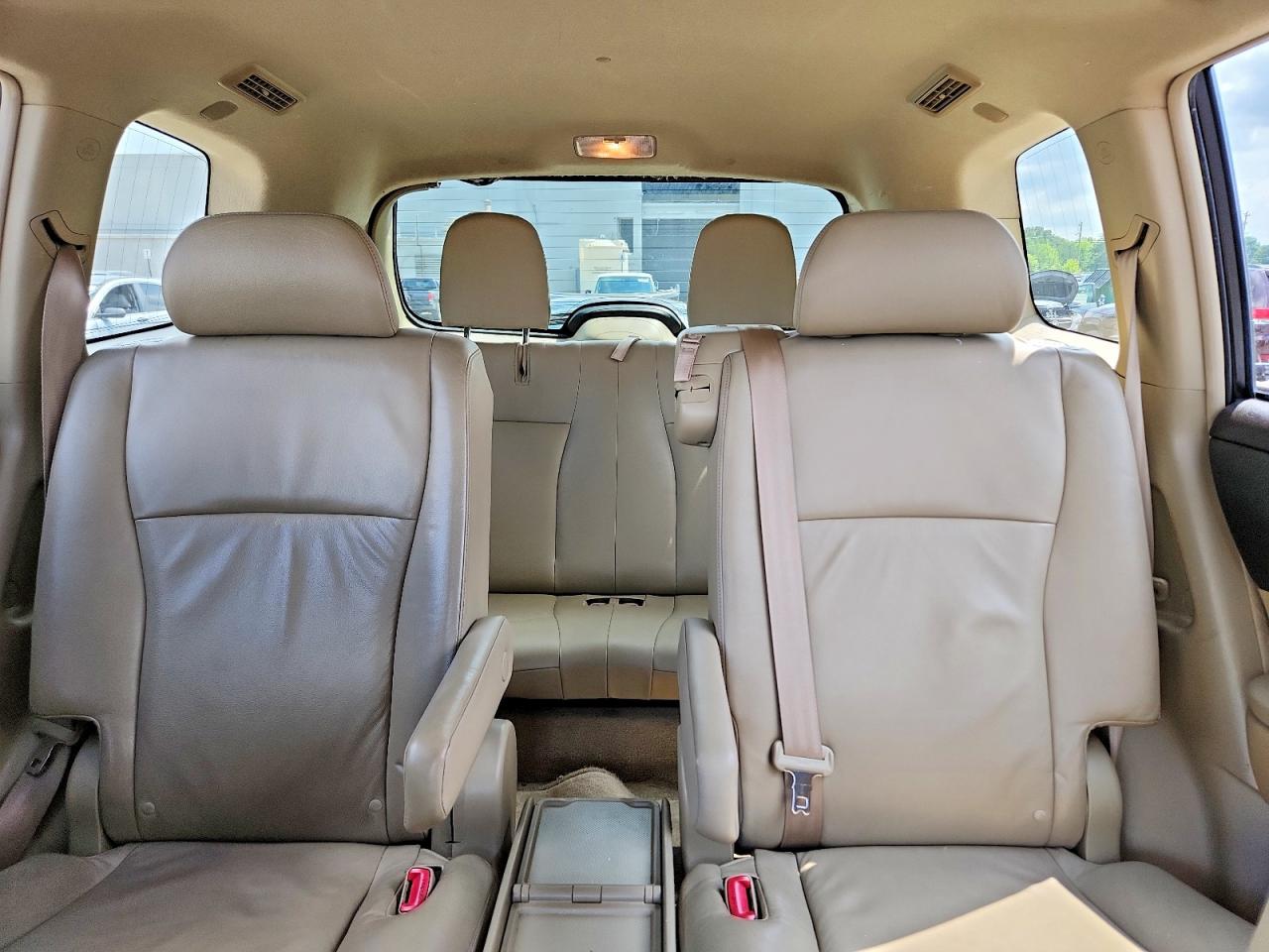 2009 Toyota Highlander Limited White vin: JTEDS42A292086661