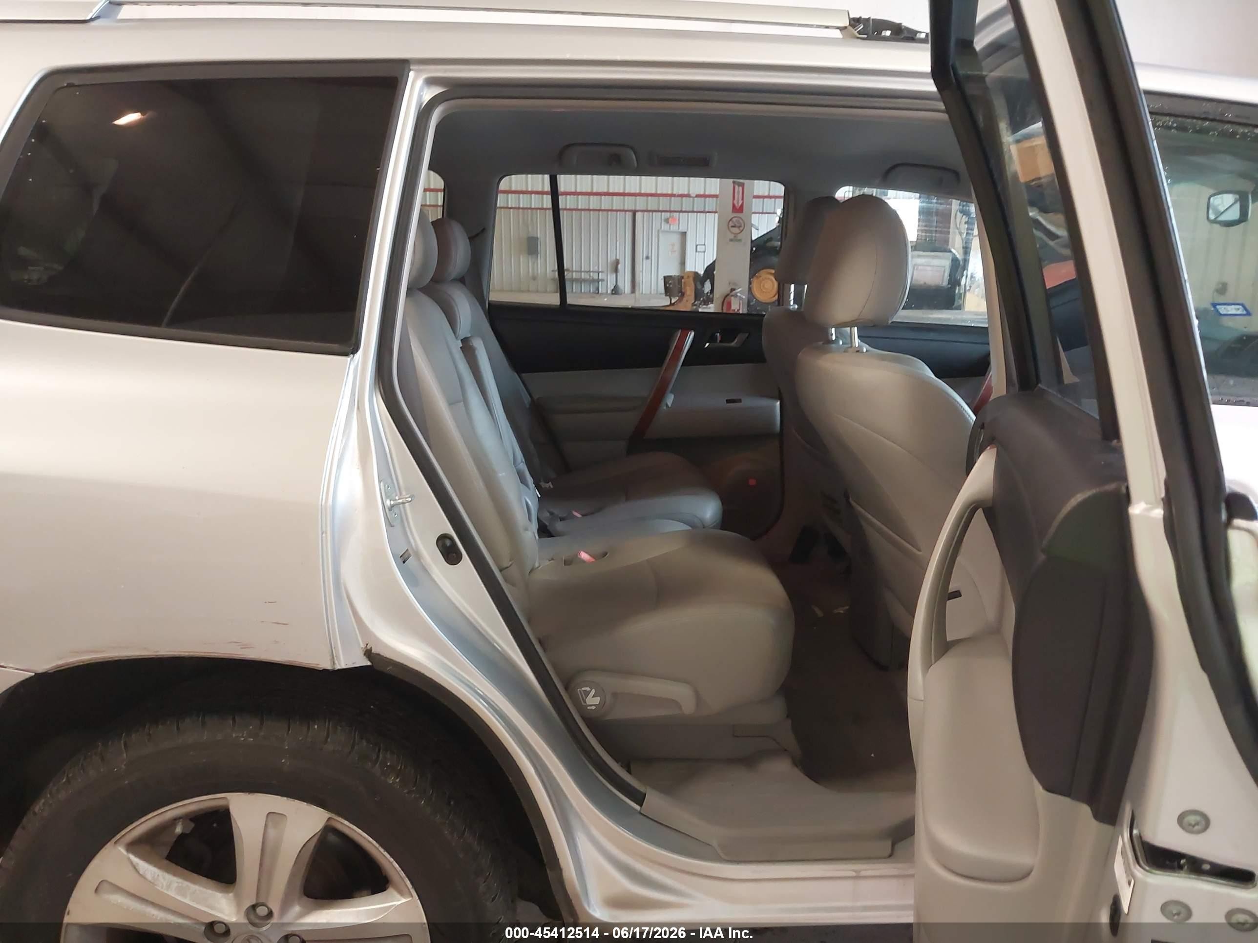 2008 Toyota Highlander Limited Серебряный vin: JTEDS42A382032445