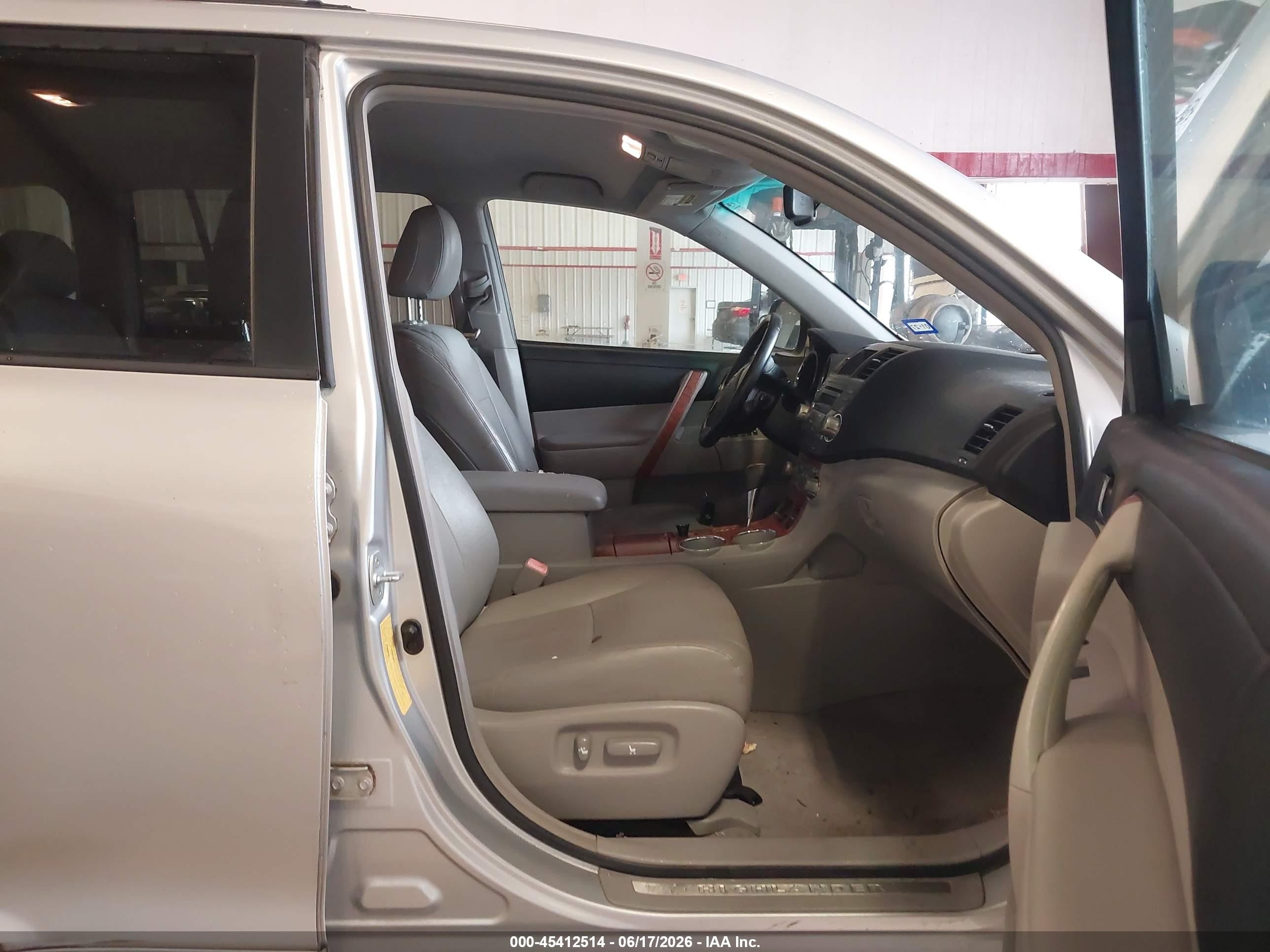 2008 Toyota Highlander Limited Серебряный vin: JTEDS42A382032445