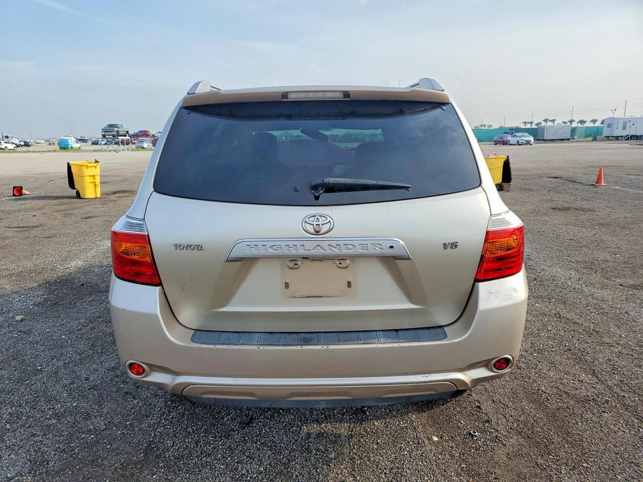 2008 Toyota Highlander Limited Gold vin: JTEDS42A482008123
