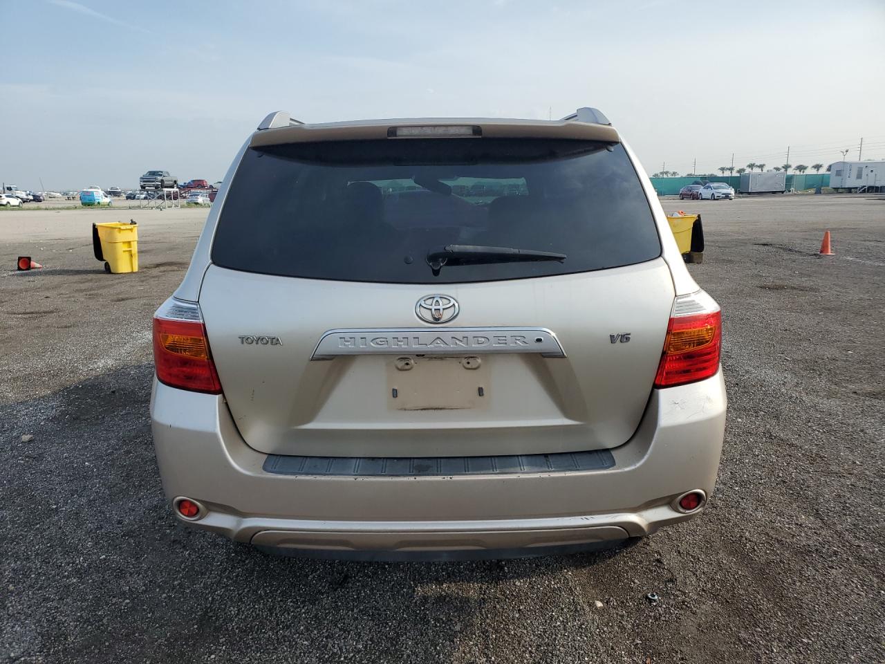 2008 Toyota Highlander Limited Gold vin: JTEDS42A482008123 Damage: Lift Gate, Multiple Scratches Light, 4