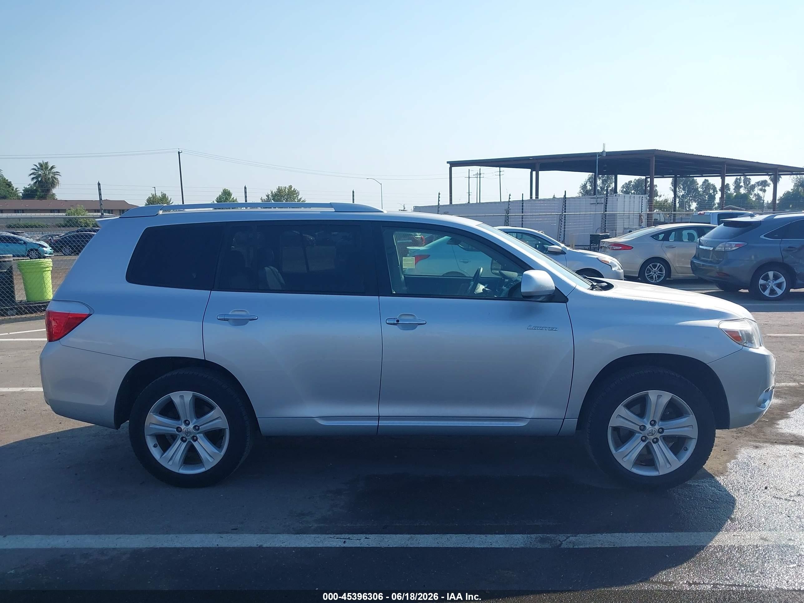 2009 Toyota Highlander Limited Silver vin: JTEDS42A492087195