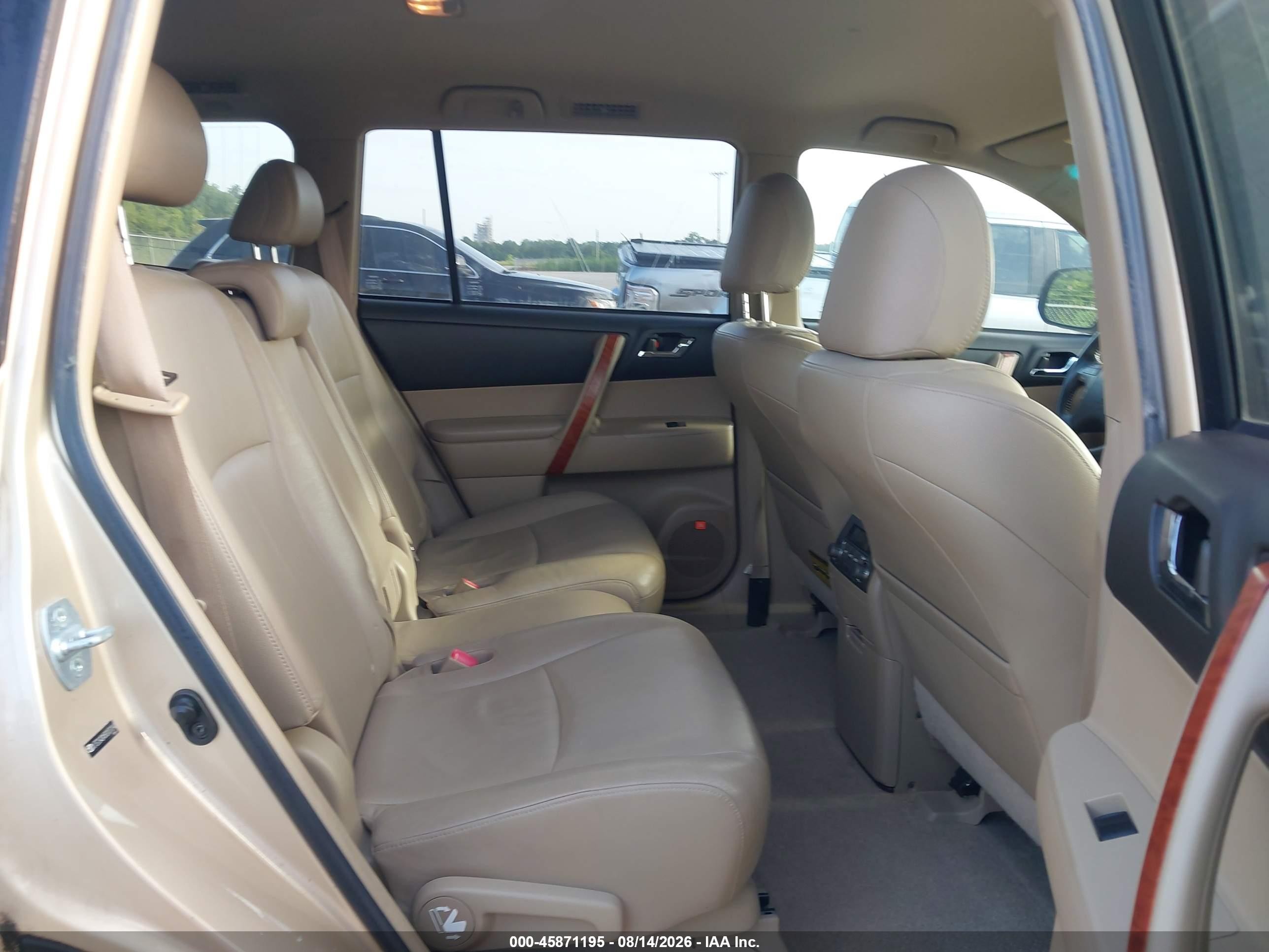 2008 Toyota Highlander Limited Gold vin: JTEDS42A582031264
