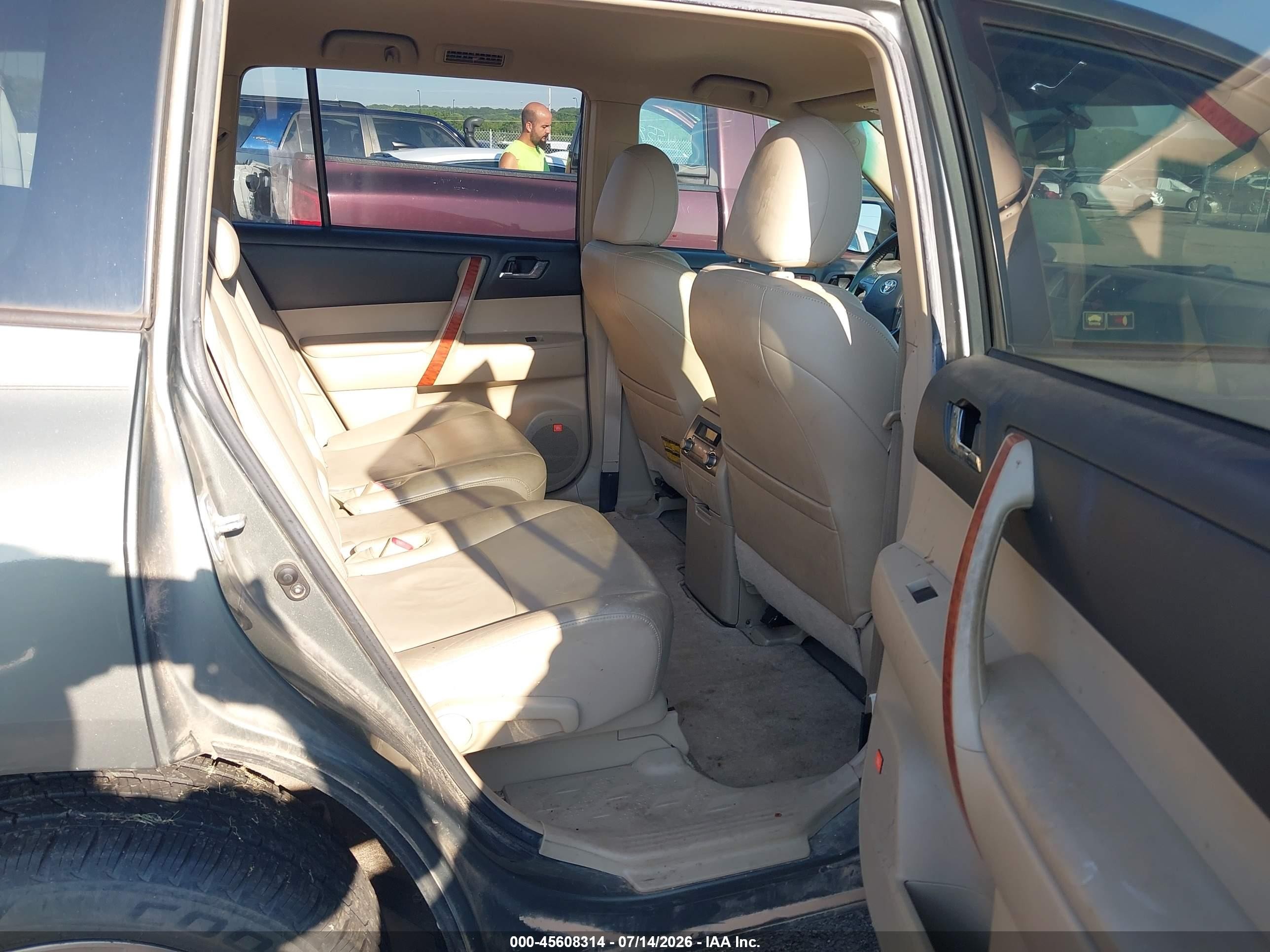 2008 Toyota Highlander Limited Gray vin: JTEDS42A582038652