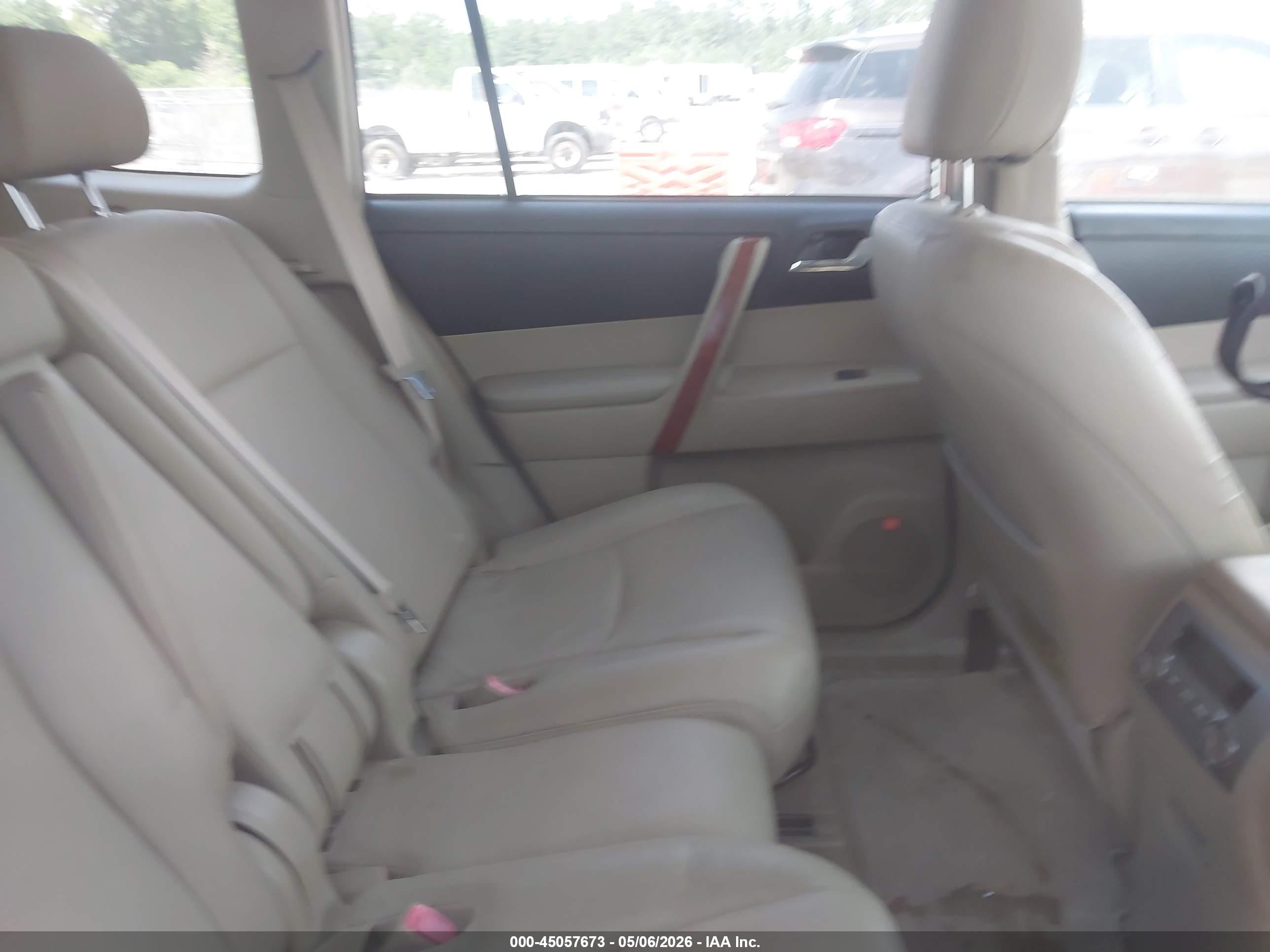 2008 Toyota Highlander Limited Белый vin: JTEDS42A582067519