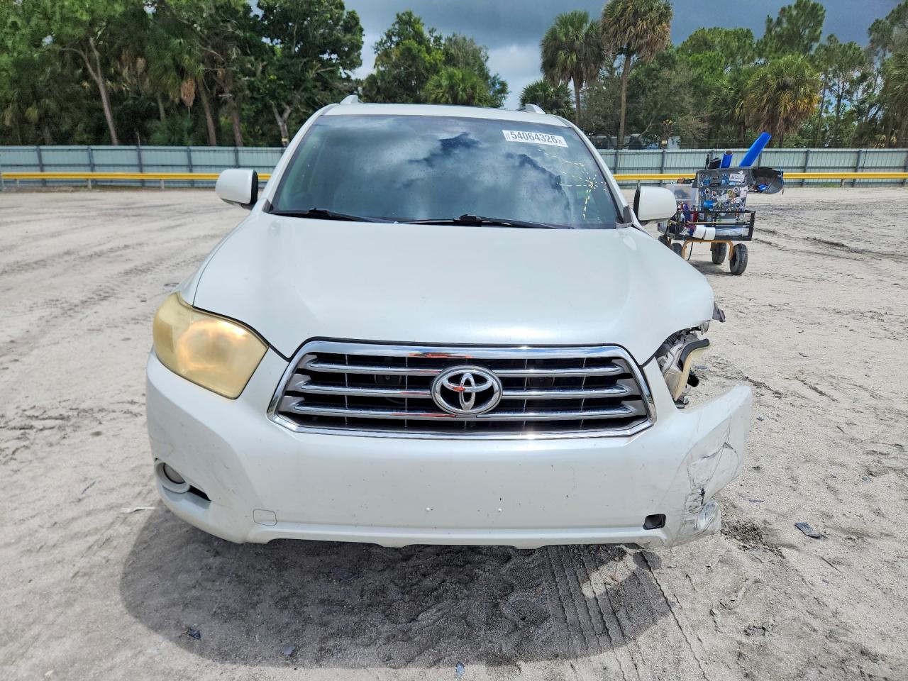 2009 Toyota Highlander Limited White vin: JTEDS42A592079395
