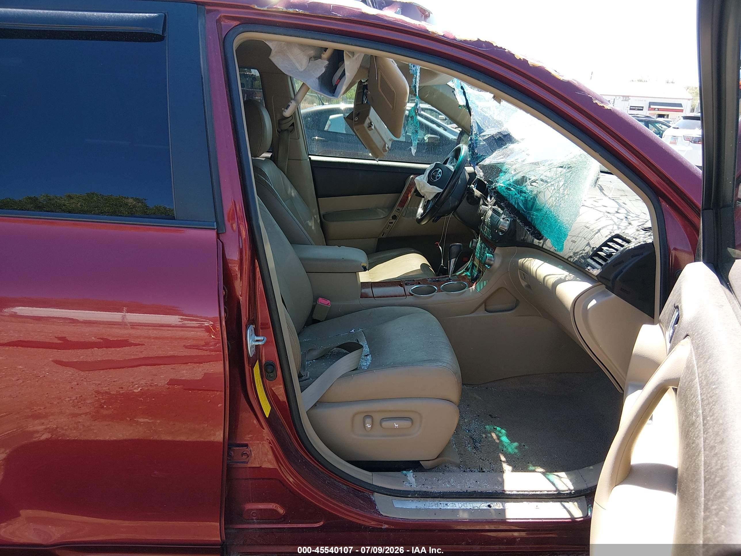 2008 Toyota Highlander Limited Red vin: JTEDS42A782008584