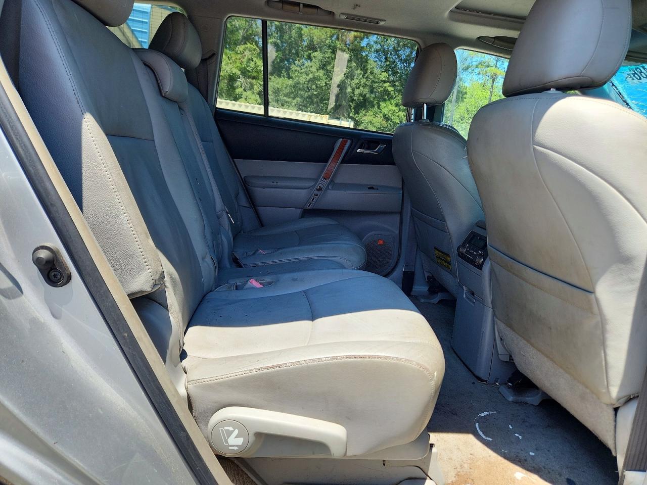 2008 Toyota Highlander Sport Silver vin: JTEDS42A782035624