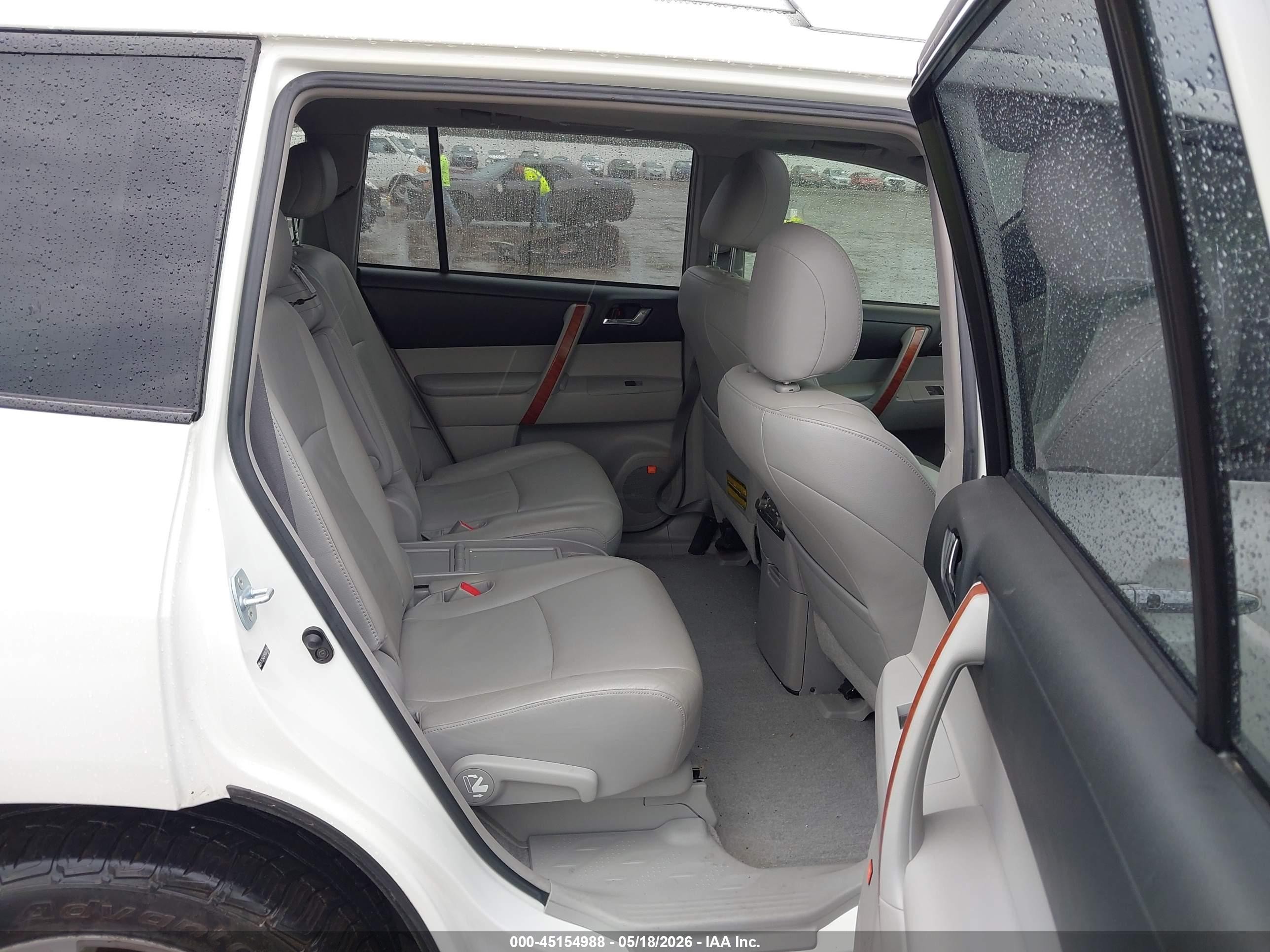2009 Toyota Highlander Limited White vin: JTEDS42A792073629