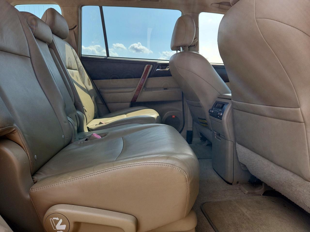 2009 Toyota Highlander Limited White vin: JTEDS42A792091810