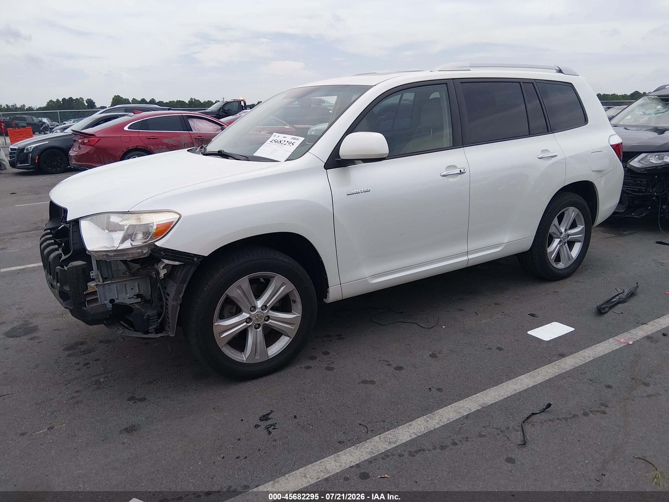 2008 Toyota Highlander Limited White vin: JTEDS42A882067921