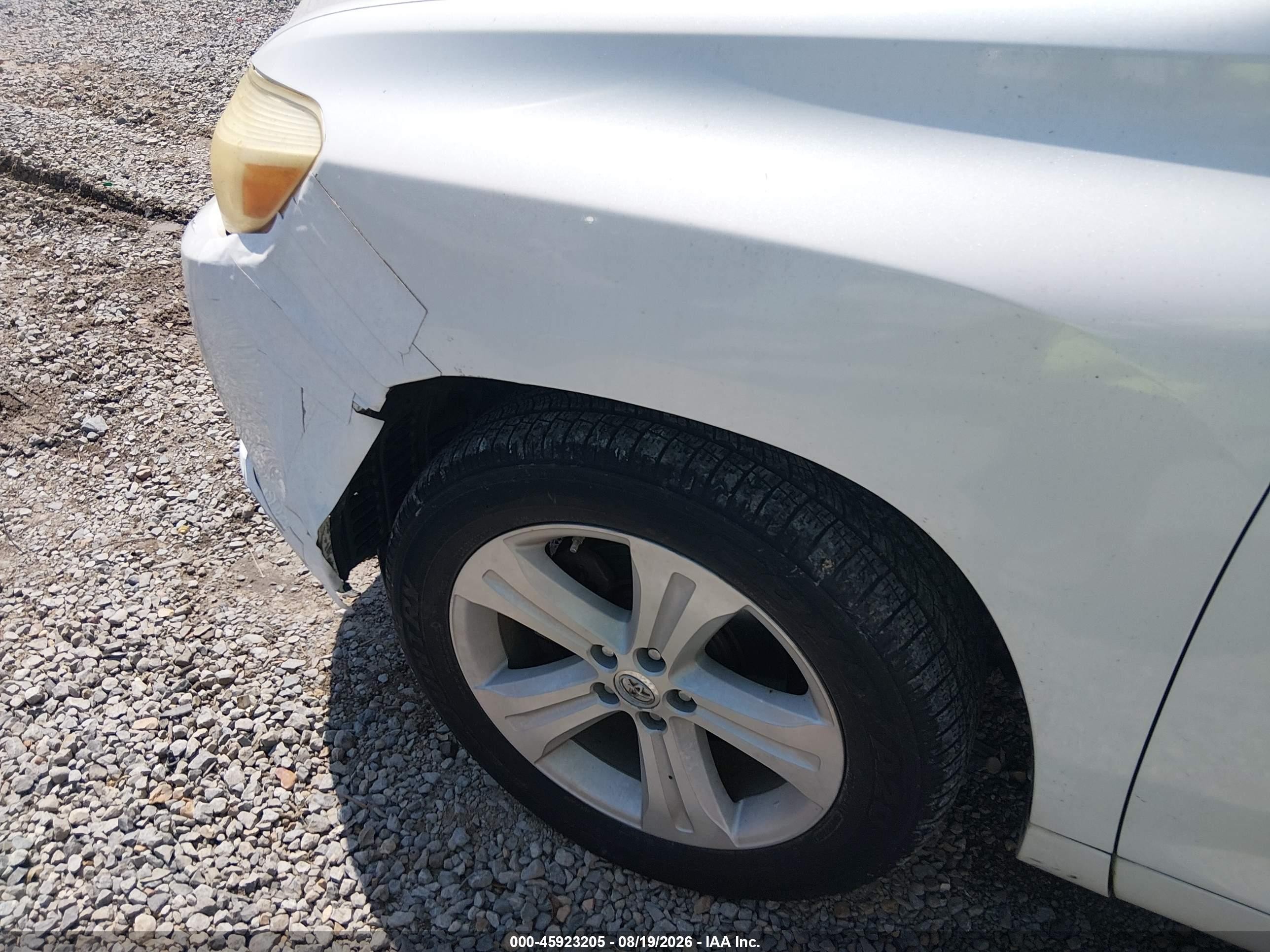 2008 Toyota Highlander Limited White vin: JTEDS42A982064560