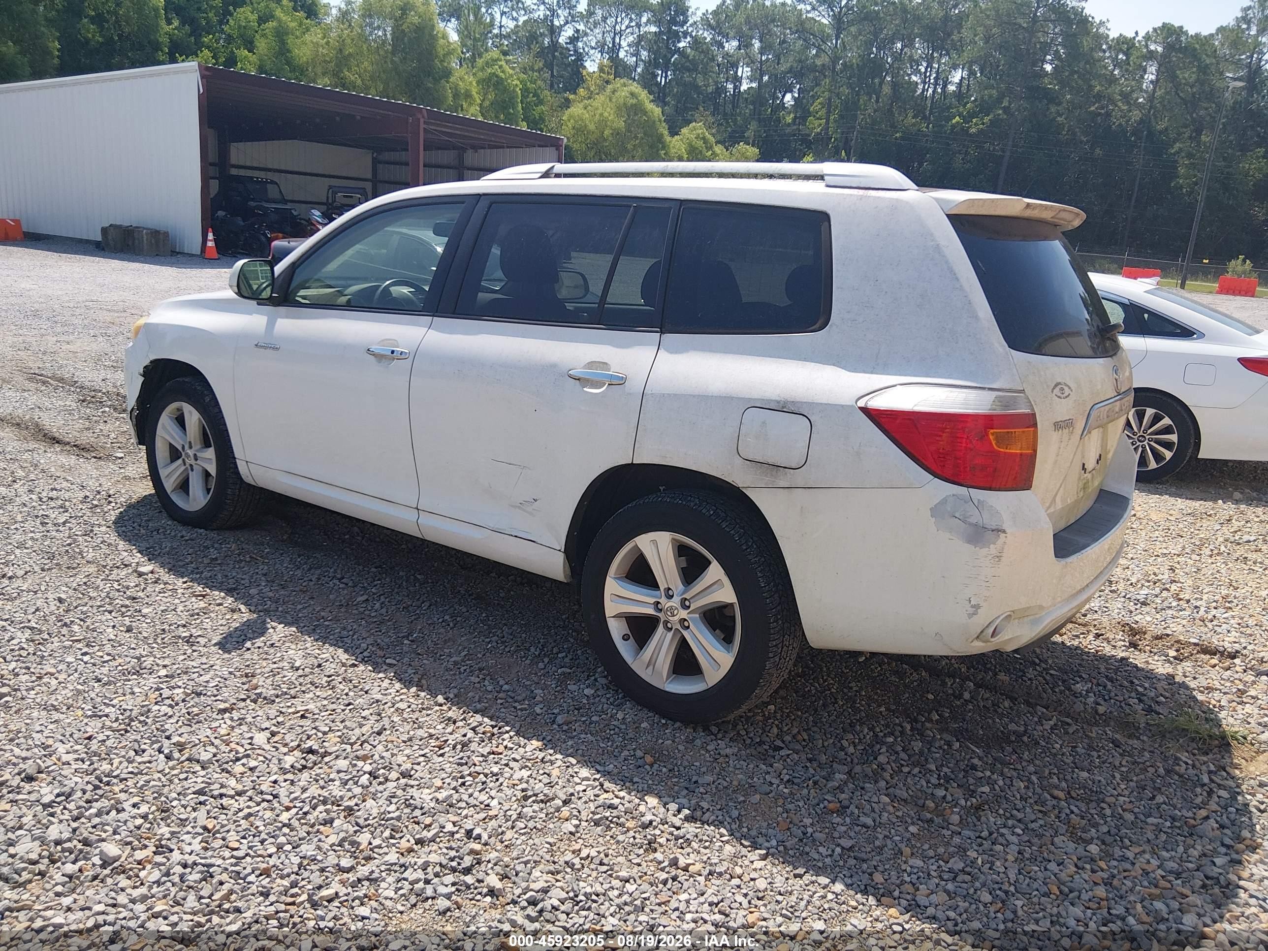 2008 Toyota Highlander Limited White vin: JTEDS42A982064560