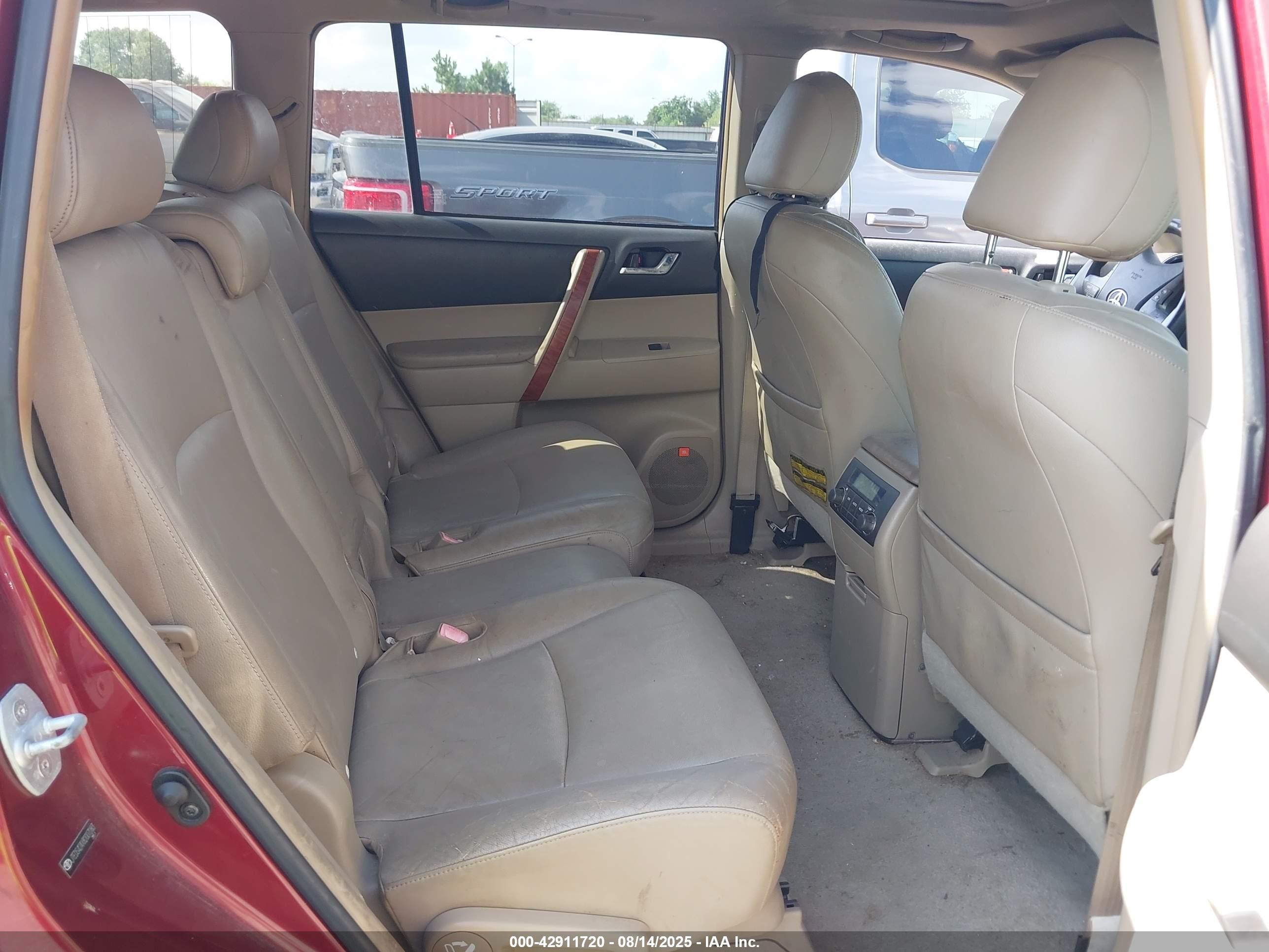 2008 Toyota Highlander Limited Темно-бордовый vin: JTEDS42AX82007283