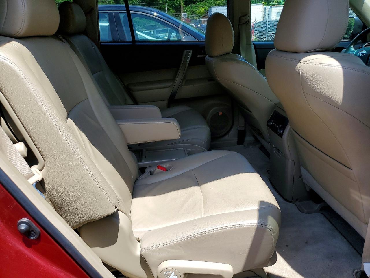 2009 Toyota Highlander Sport Red vin: JTEDS43A192088383