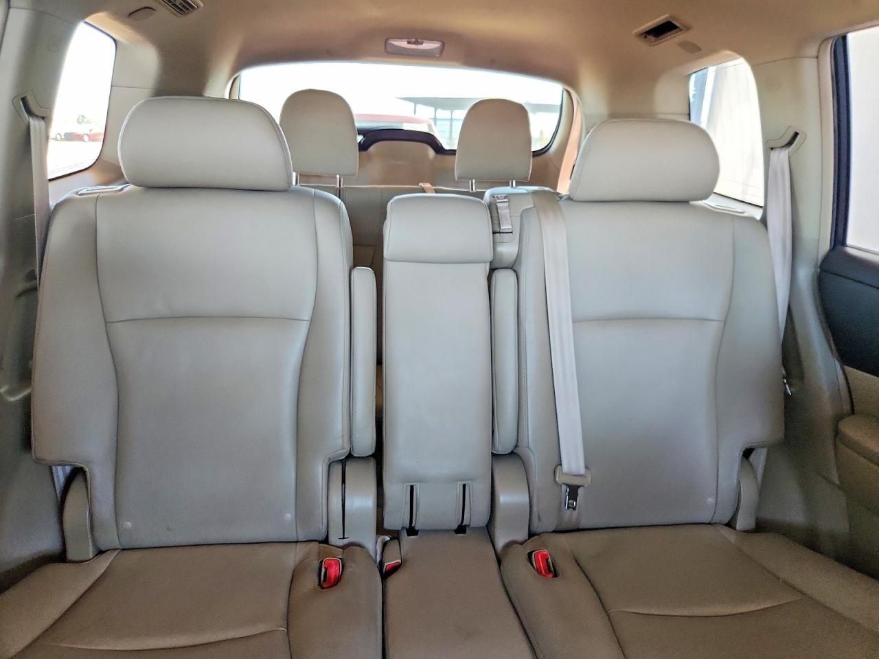 2008 Toyota Highlander Sport Beige vin: JTEDS43A282056086