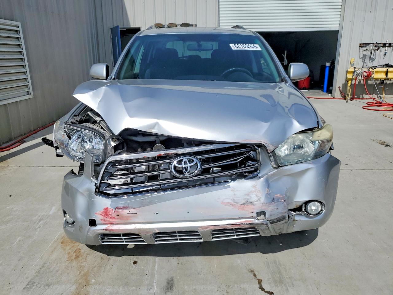 2008 Toyota Highlander Sport Silver vin: JTEDS43A482005091