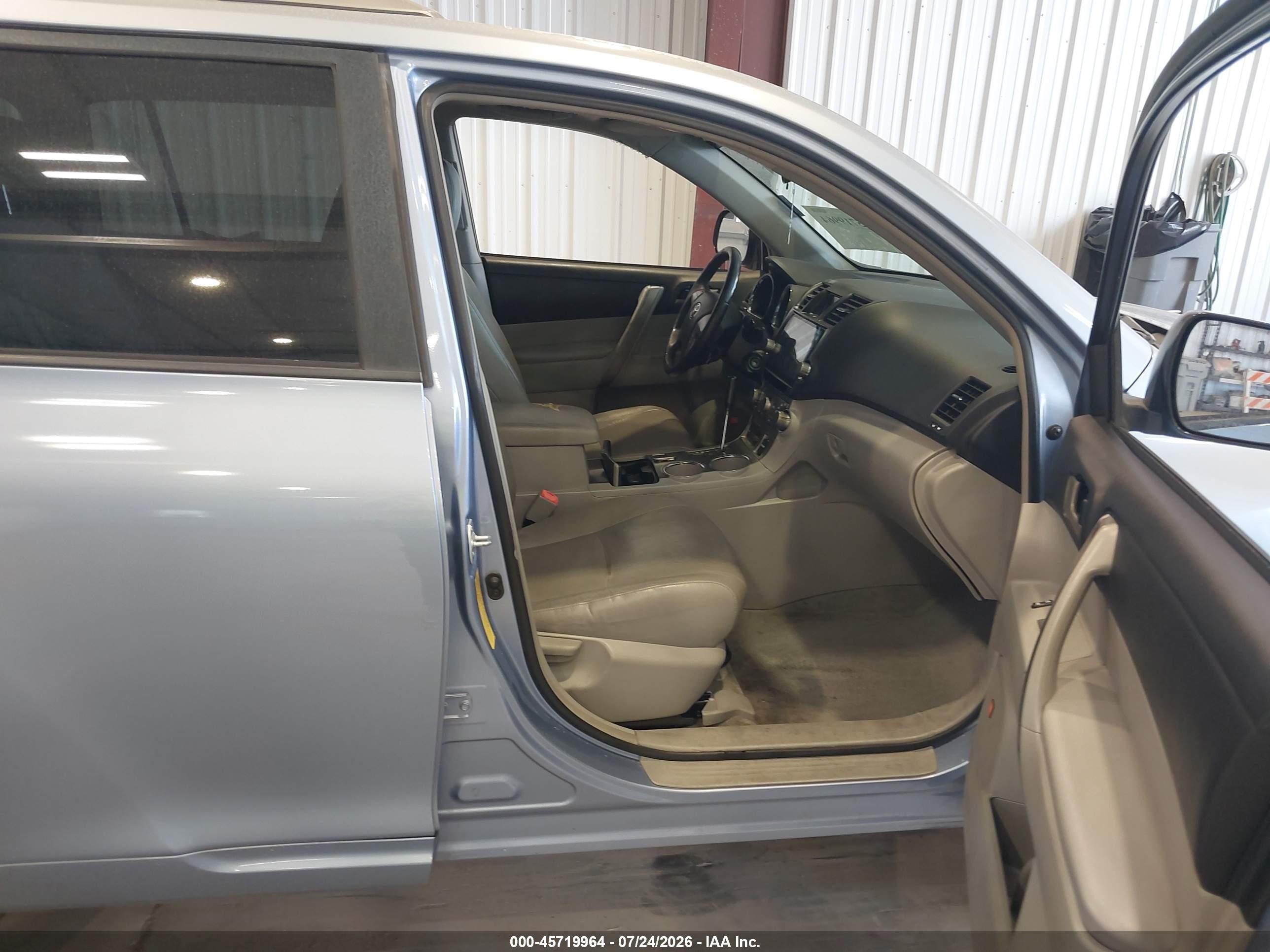2008 Toyota Highlander Sport Light Blue vin: JTEDS43AX82051430
