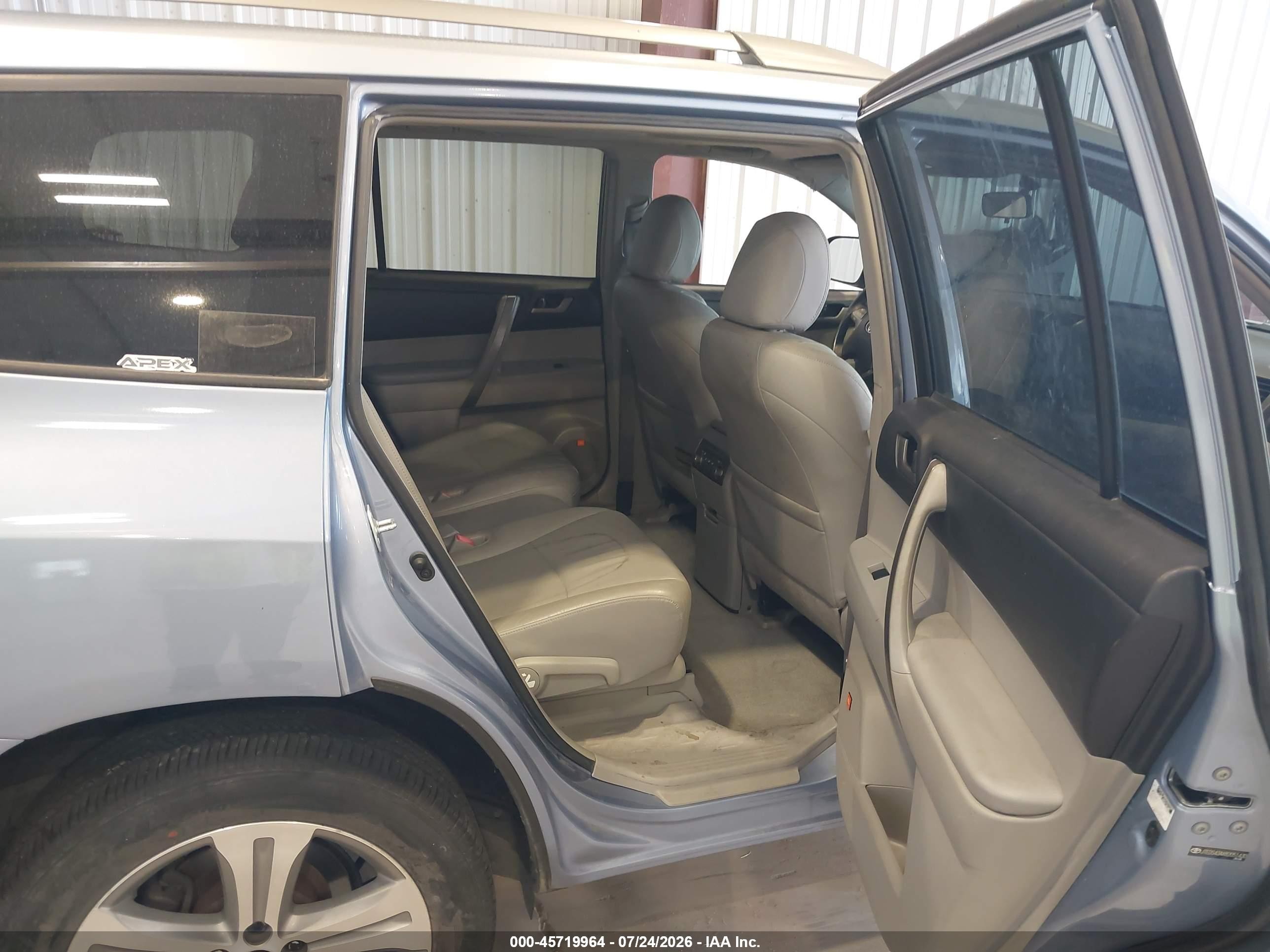2008 Toyota Highlander Sport Light Blue vin: JTEDS43AX82051430