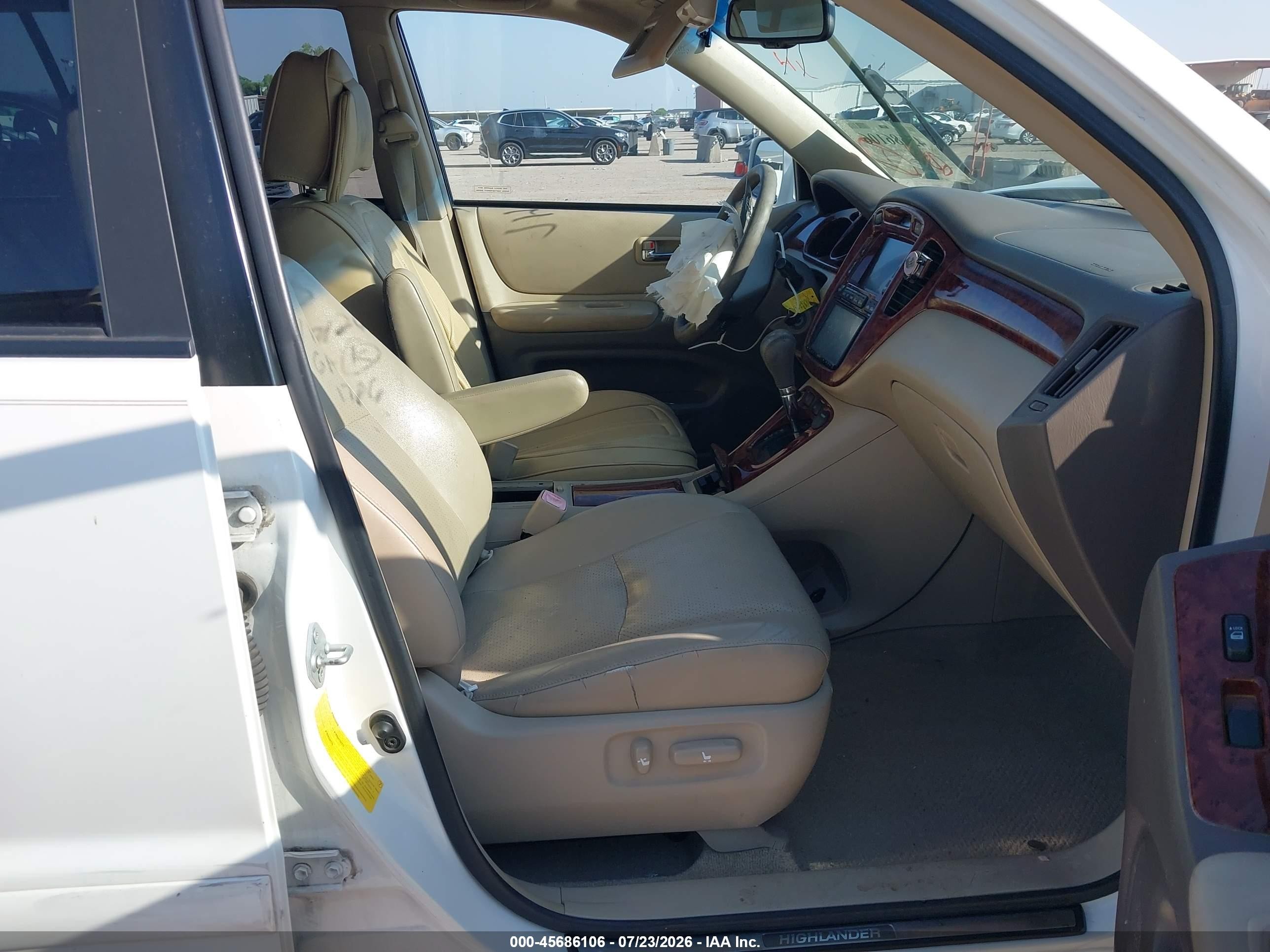 2007 Toyota Highlander Hybrid Limited W/3rd Row White vin: JTEDW21A170021786