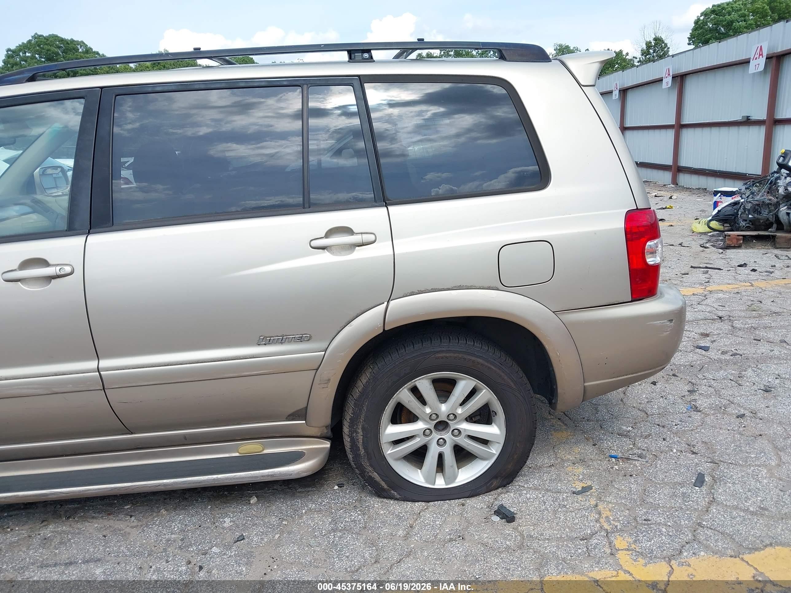 2006 Toyota Highlander Hybrid Limited V6 Beige vin: JTEDW21A260015994
