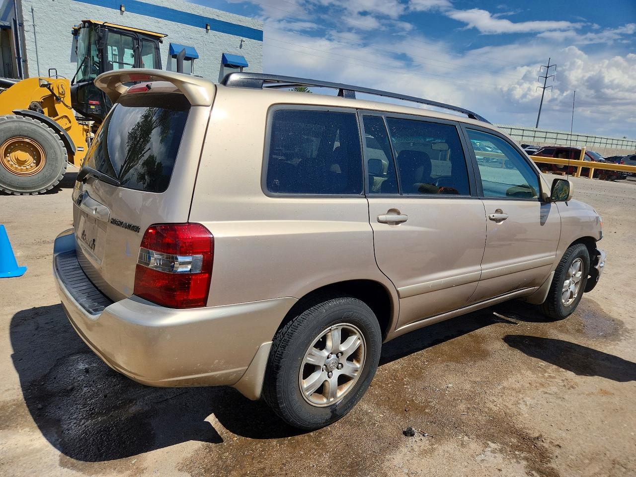 2004 Toyota Highlander Base Gold vin: JTEEP21A040016222