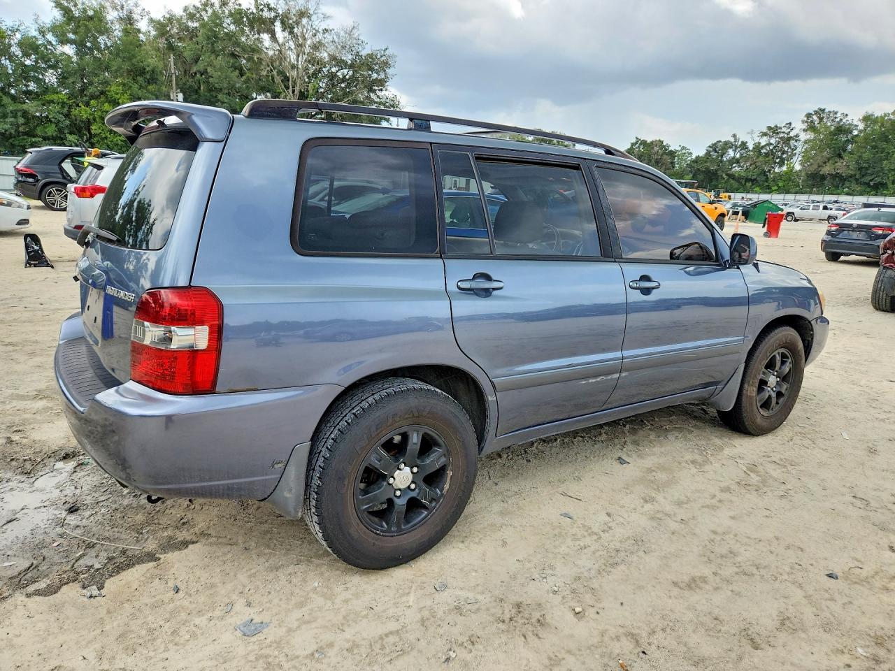 2004 Toyota Highlander Base Teal vin: JTEEP21A040053545
