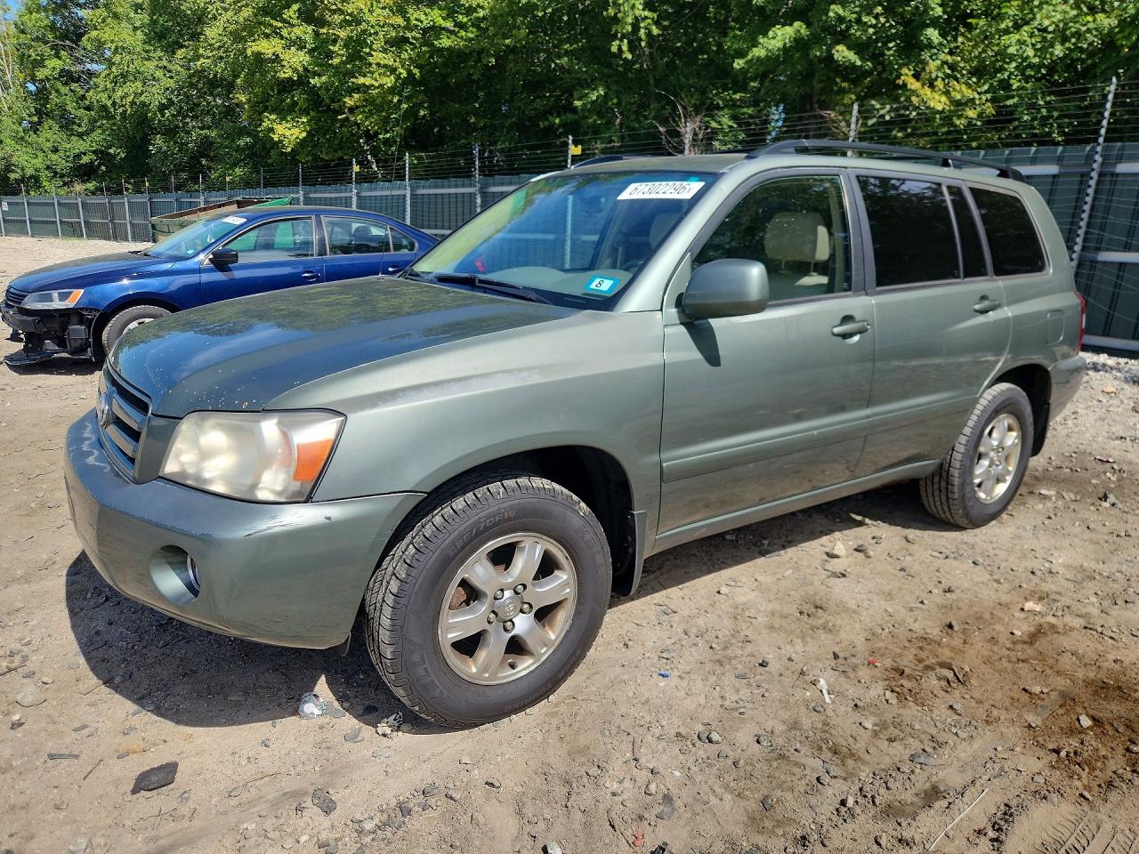 2005 Toyota Highlander Base Green vin: JTEEP21A050097367