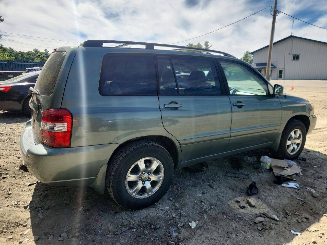 2005 Toyota Highlander Base Green vin: JTEEP21A050097367