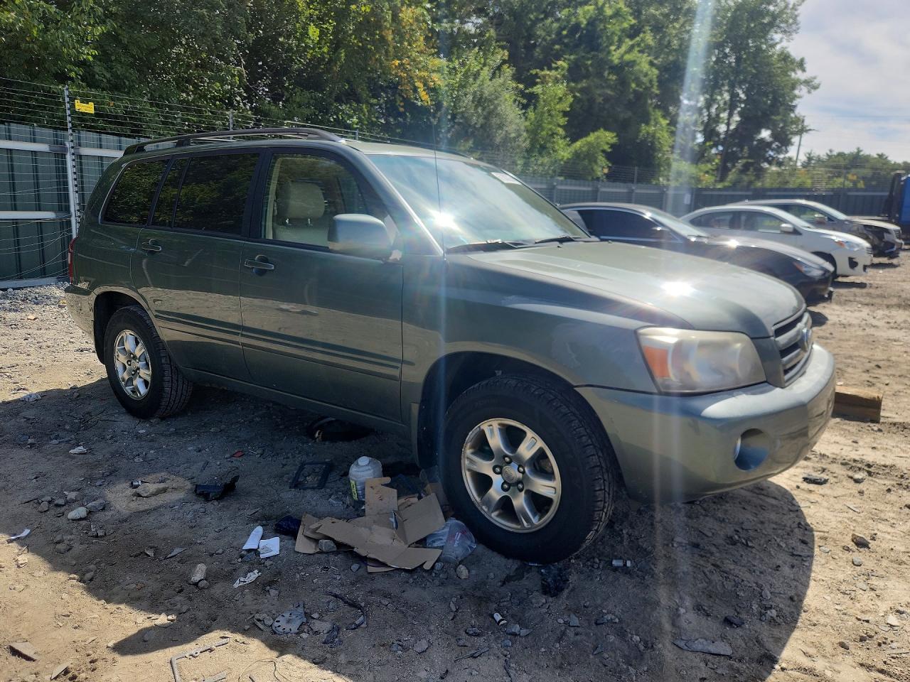 2005 Toyota Highlander Base Green vin: JTEEP21A050097367