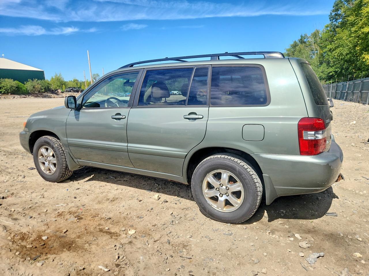2005 Toyota Highlander Base Green vin: JTEEP21A050097367
