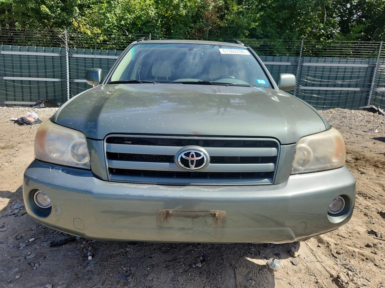 2005 Toyota Highlander Base Green vin: JTEEP21A050097367