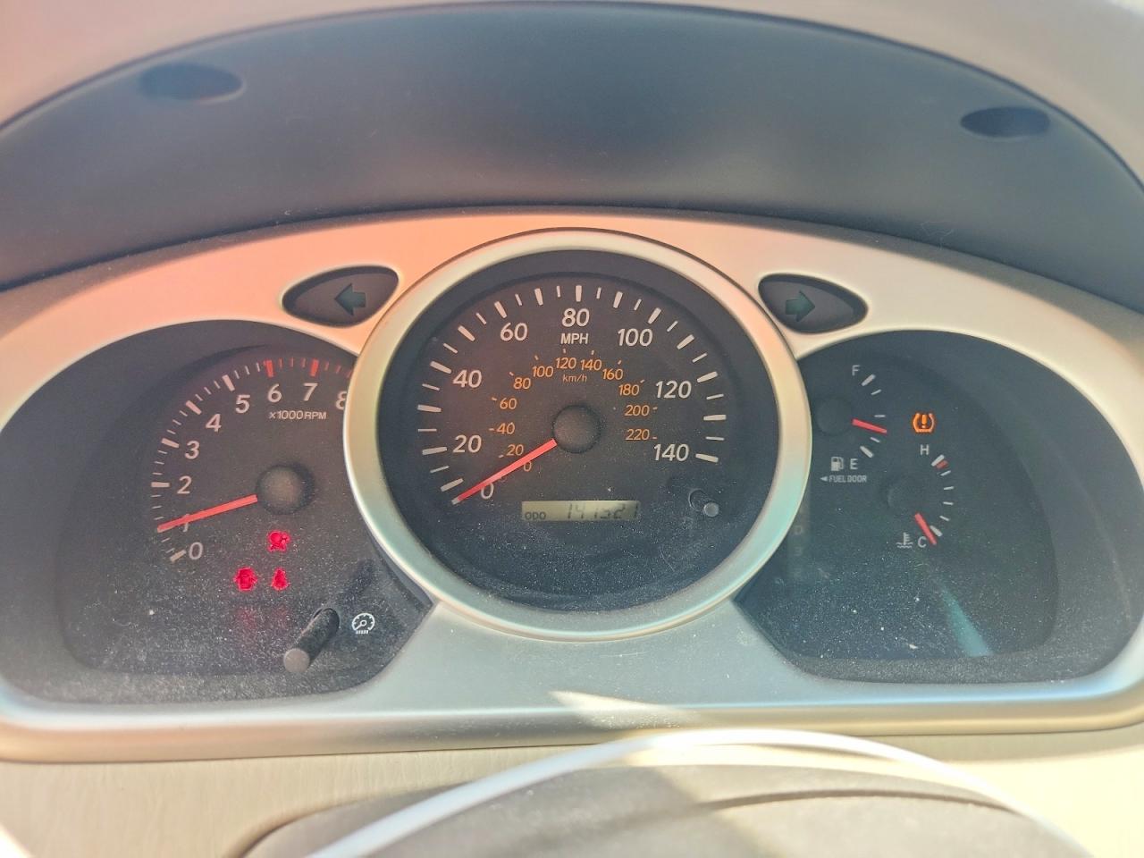 2005 Toyota Highlander Base Green vin: JTEEP21A050097367