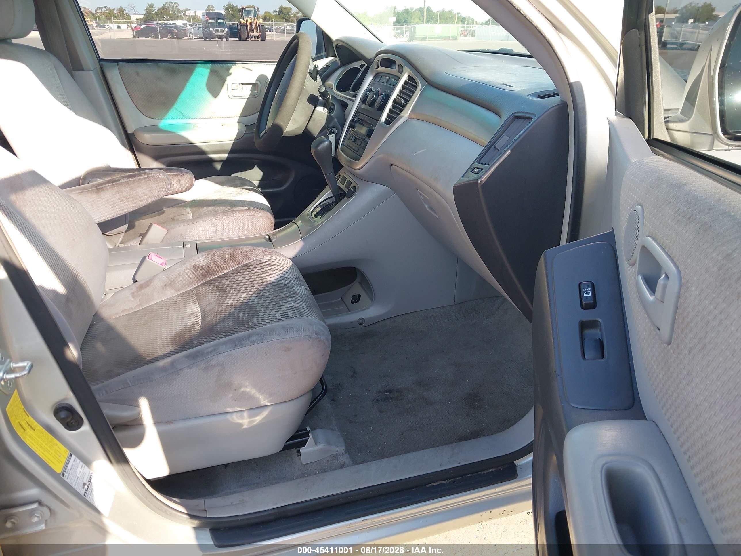2005 Toyota Highlander V6 Silver vin: JTEEP21A050115432