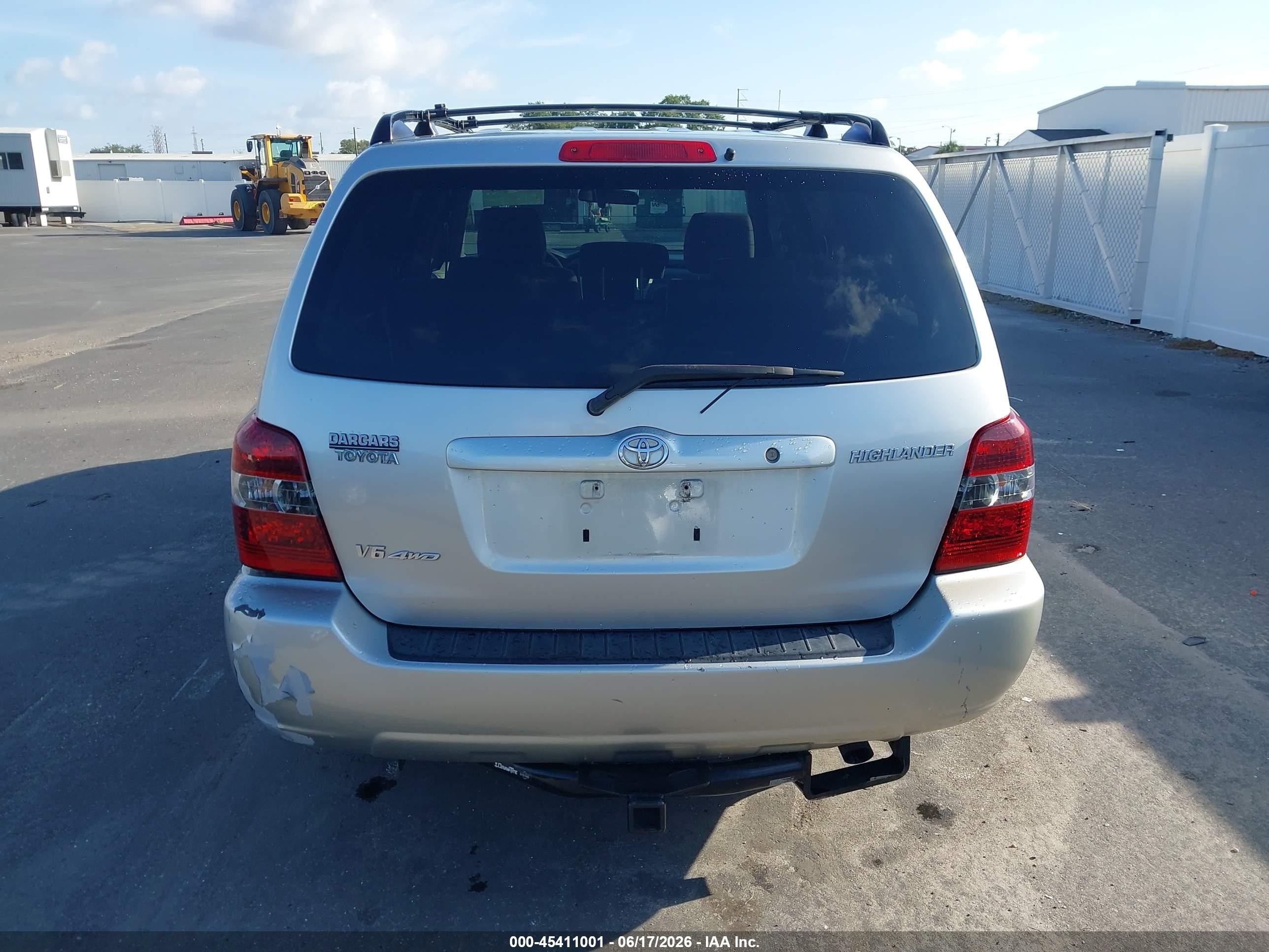 2005 Toyota Highlander V6 Silver vin: JTEEP21A050115432