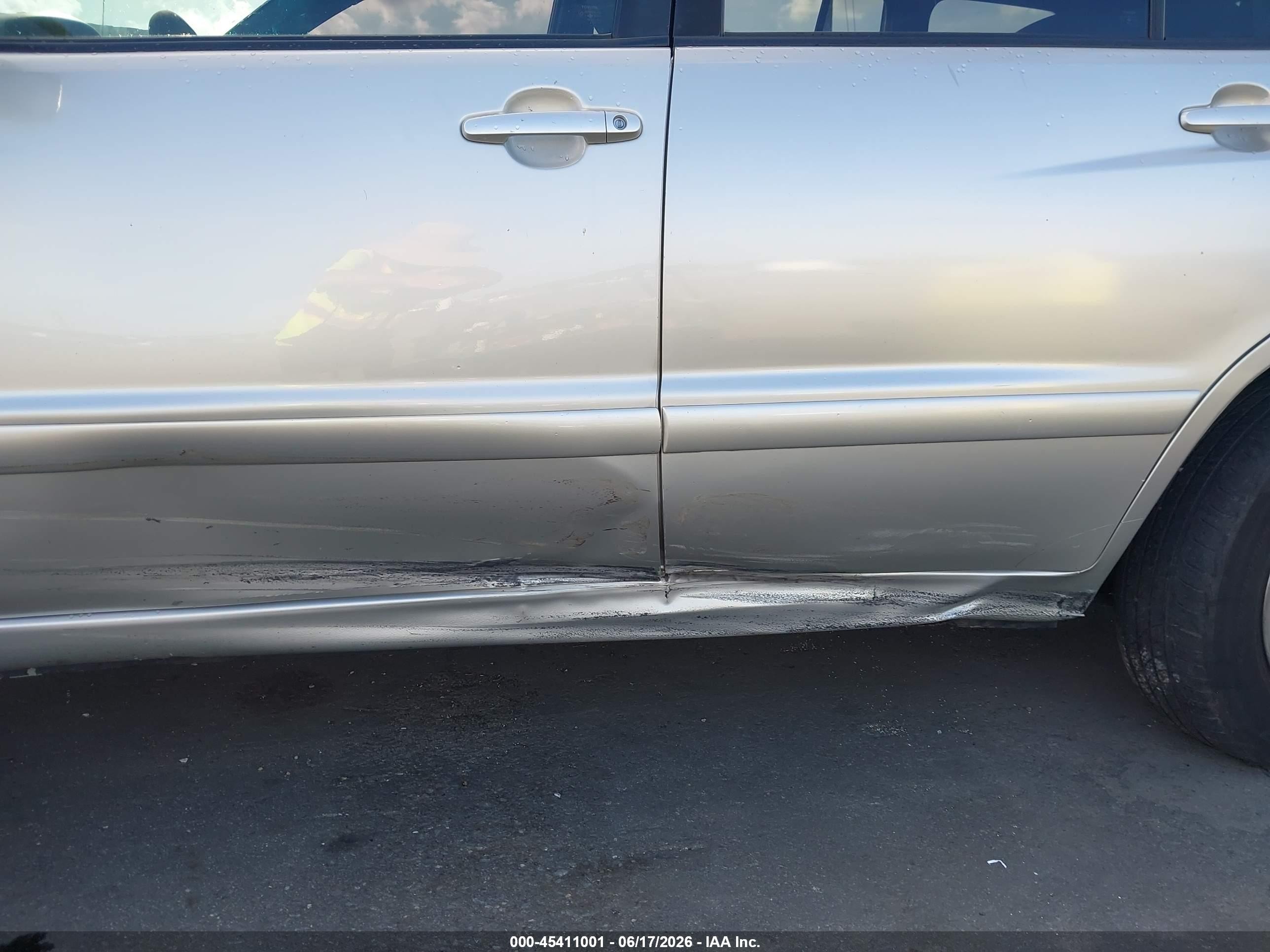 2005 Toyota Highlander V6 Silver vin: JTEEP21A050115432