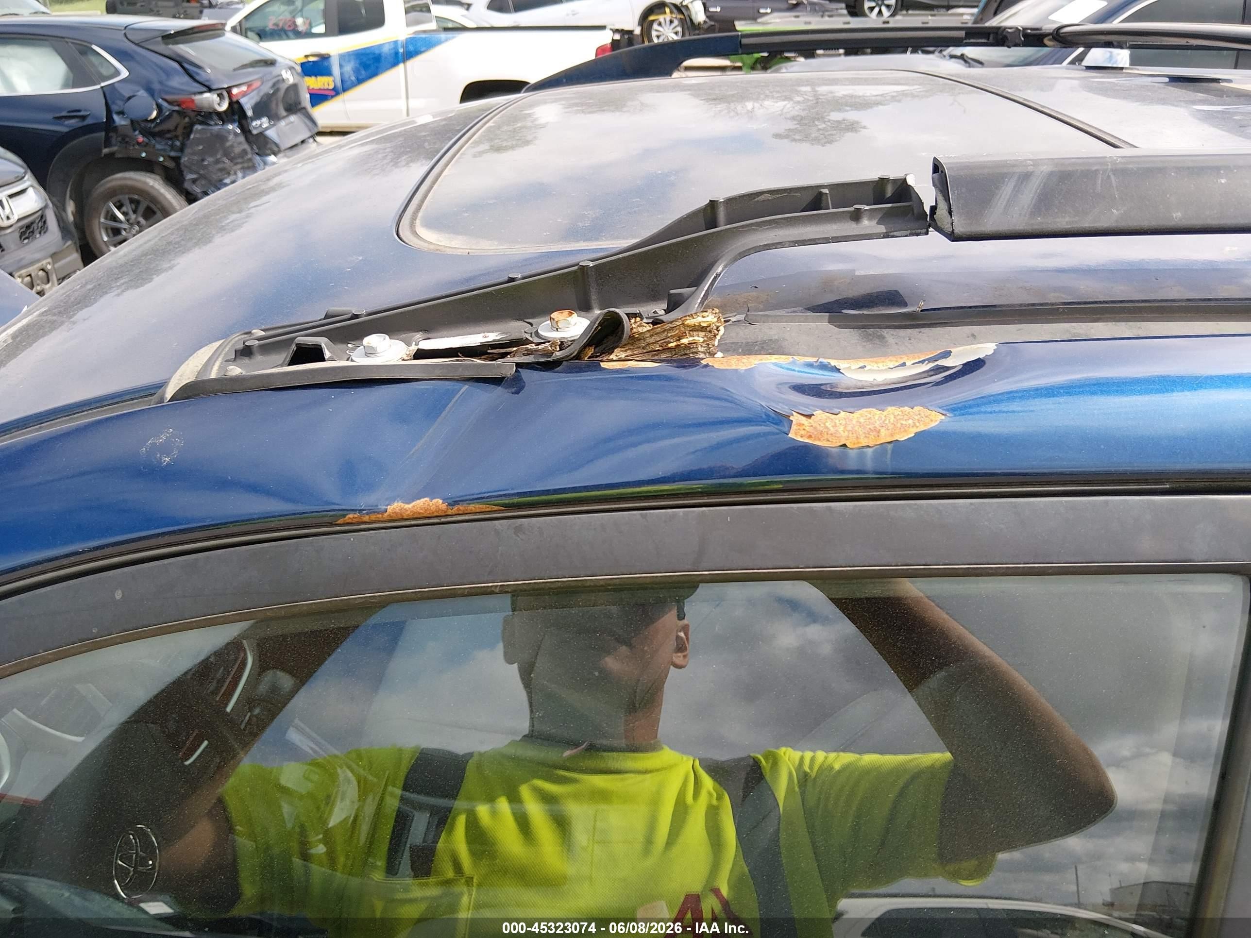 2005 Toyota Highlander Limited V6 Dark Blue vin: JTEEP21A050134076