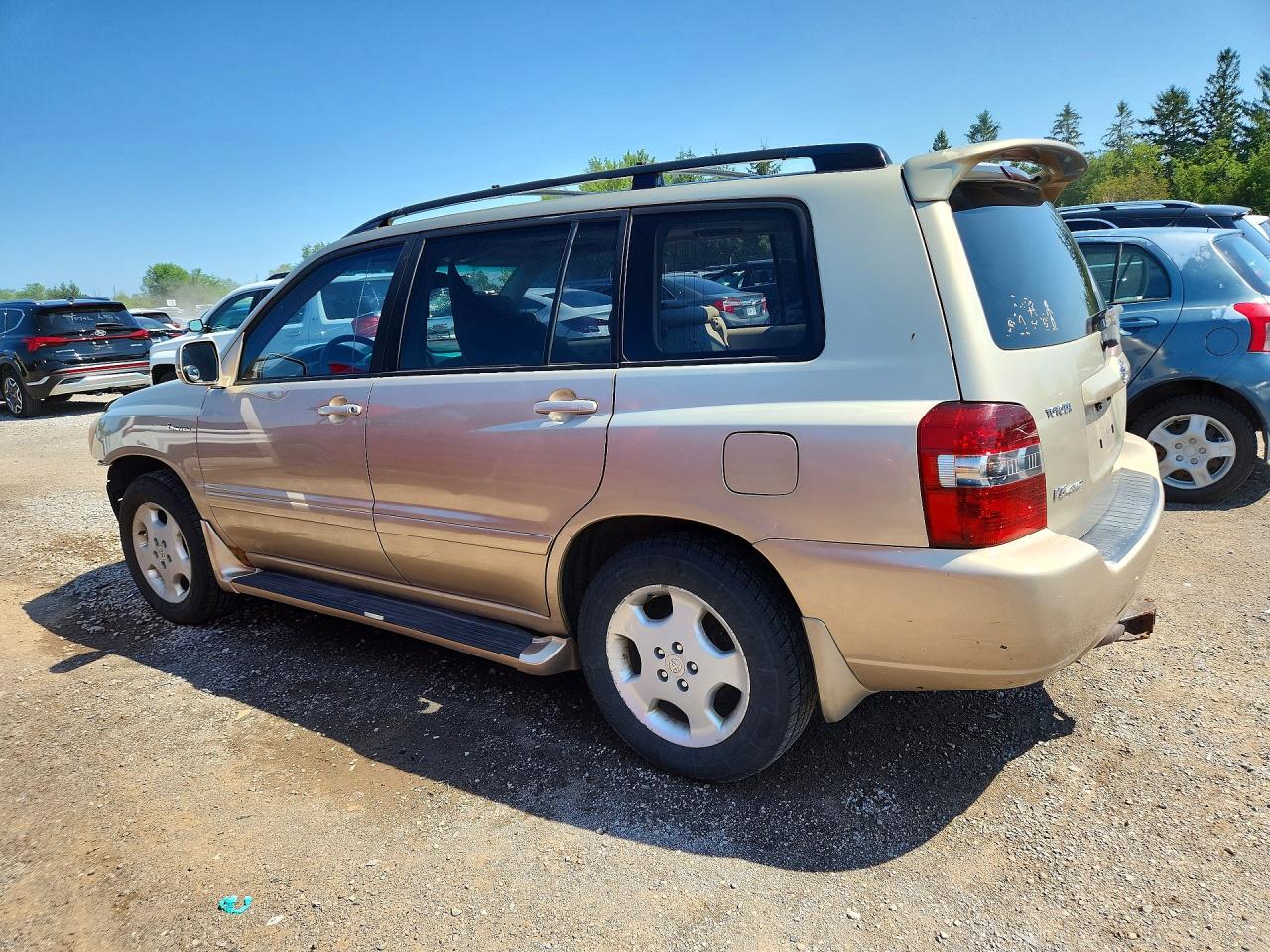 2006 Toyota Highlander Base Cream vin: JTEEP21A060155463