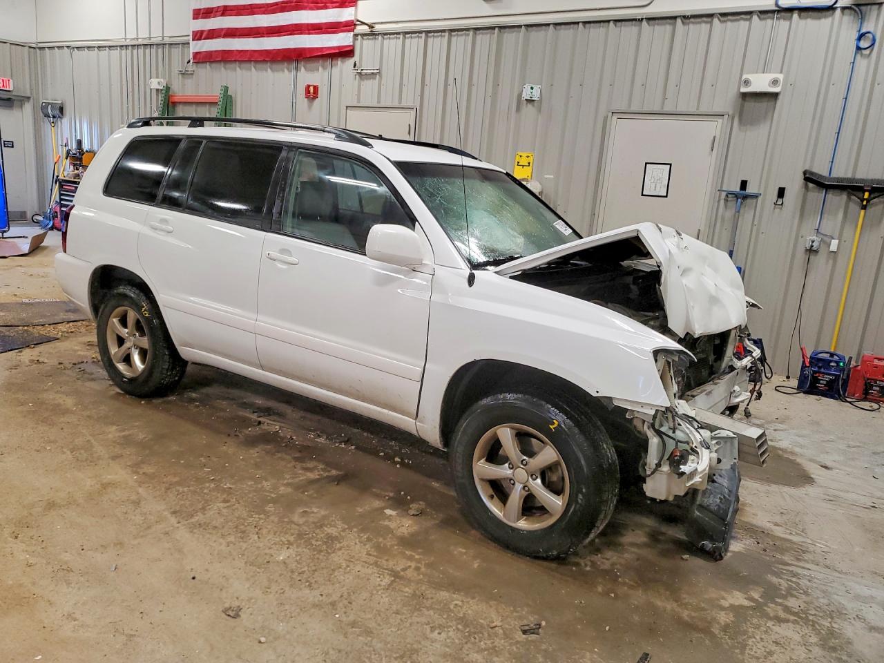 2007 Toyota Highlander Base Белый vin: JTEEP21A070189310