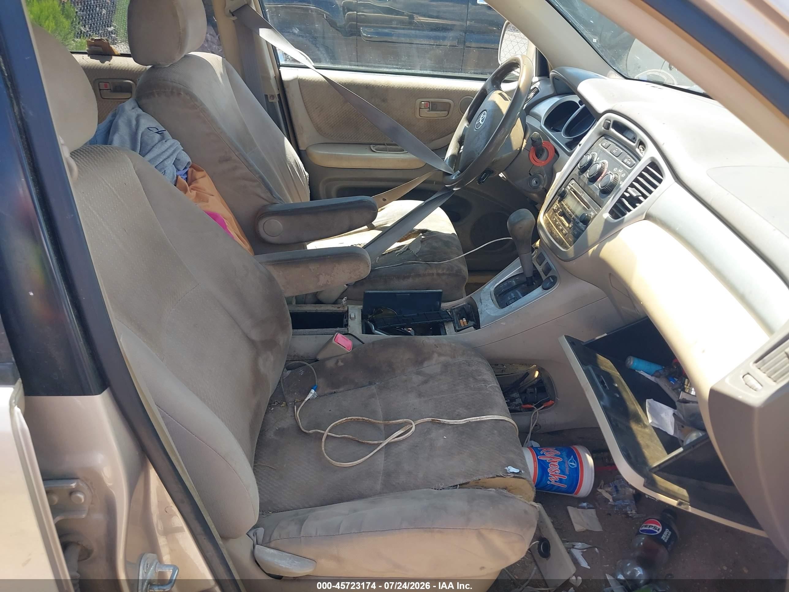 2004 Toyota Highlander V6 Gold vin: JTEEP21A140026449