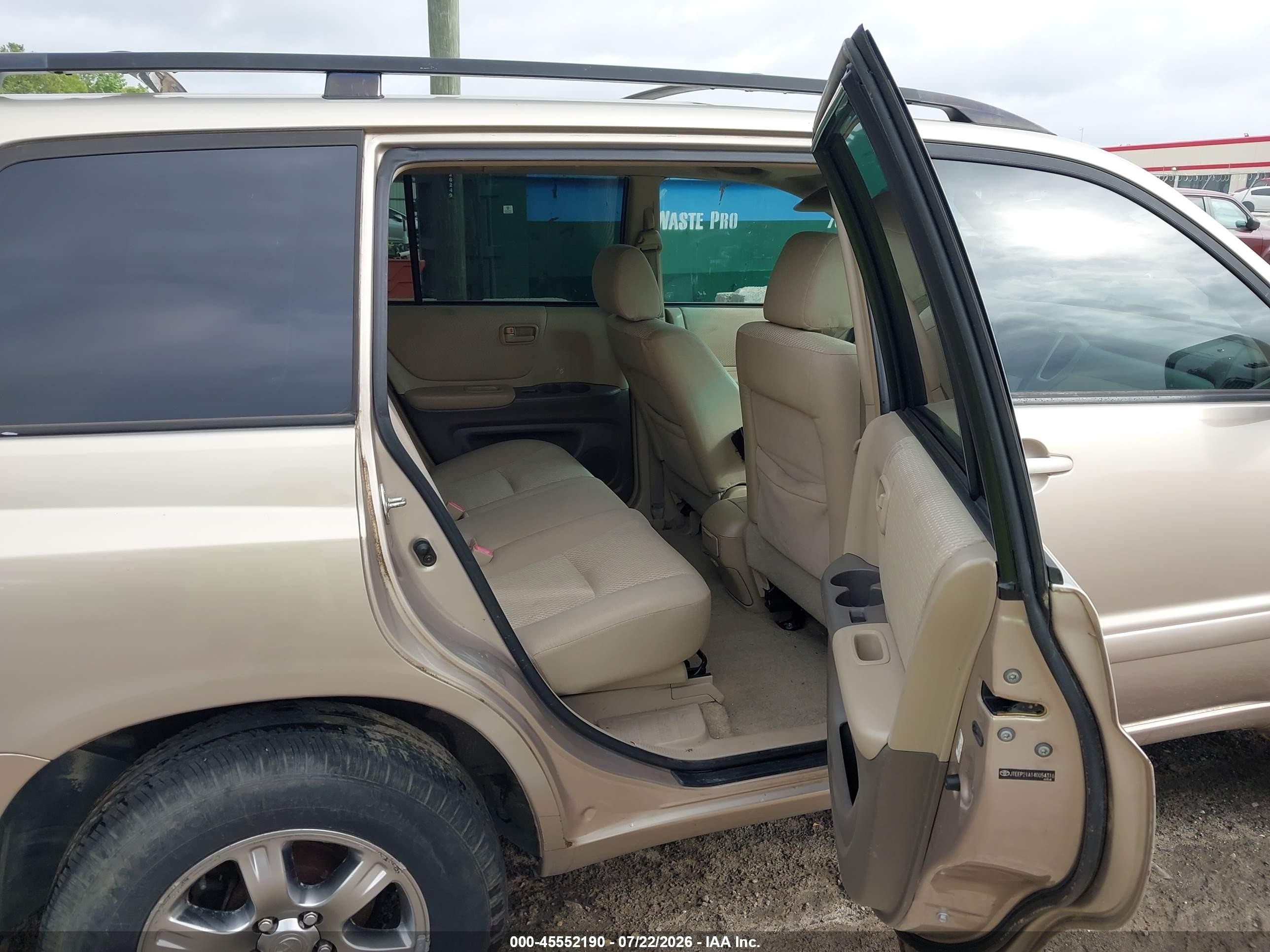 2004 Toyota Highlander V6 Gold vin: JTEEP21A140054316