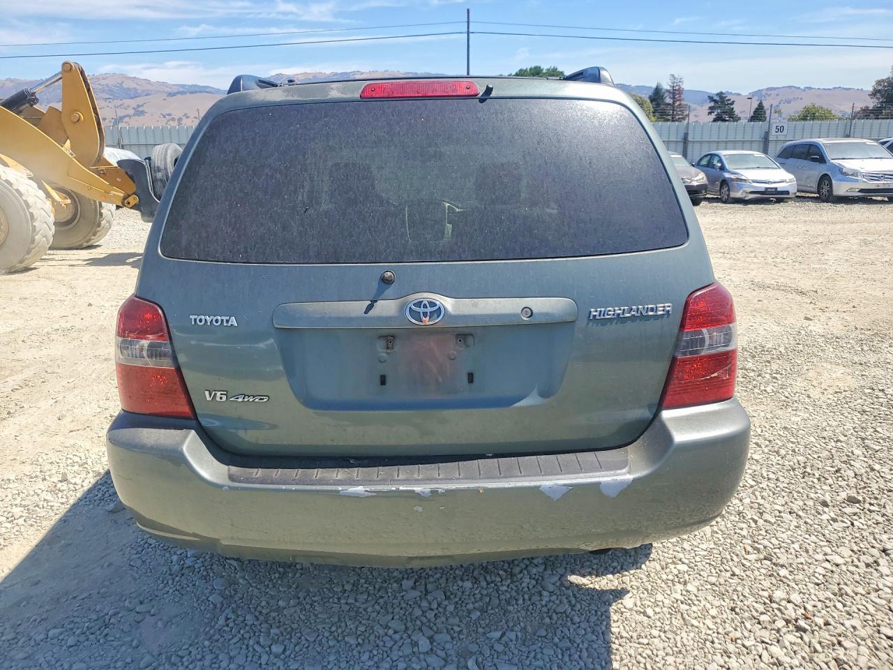 2006 Toyota Highlander Base Gray vin: JTEEP21A160140972