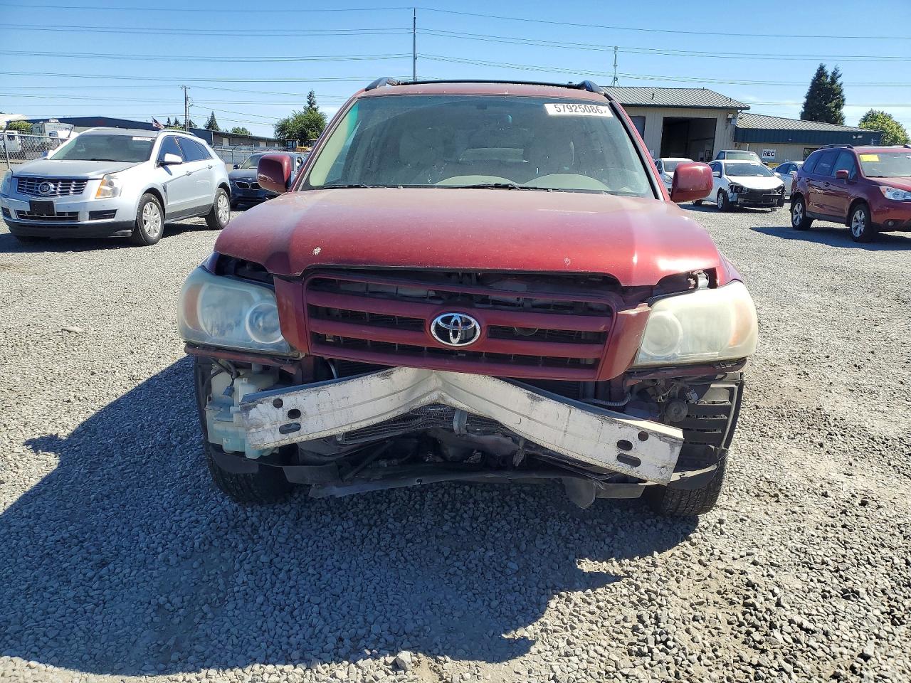 2007 Toyota Highlander Base Red vin: JTEEP21A170197996
