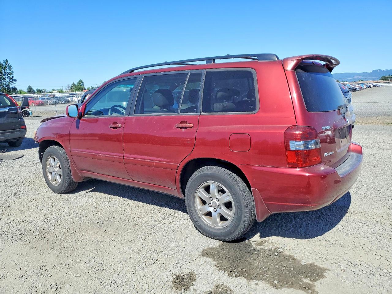 2007 Toyota Highlander Base Red vin: JTEEP21A170197996