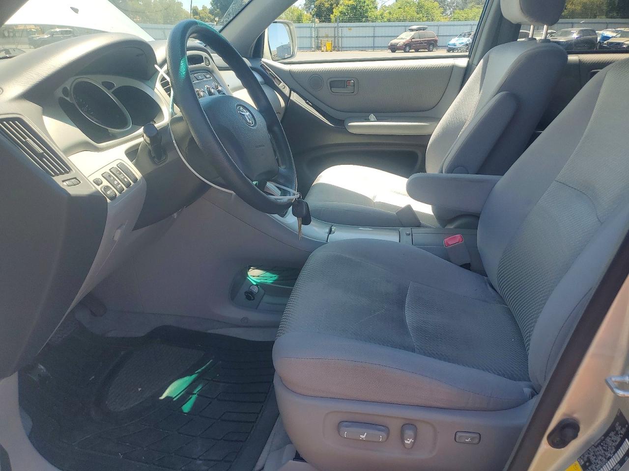 2007 Toyota Highlander Base Silver vin: JTEEP21A170231161