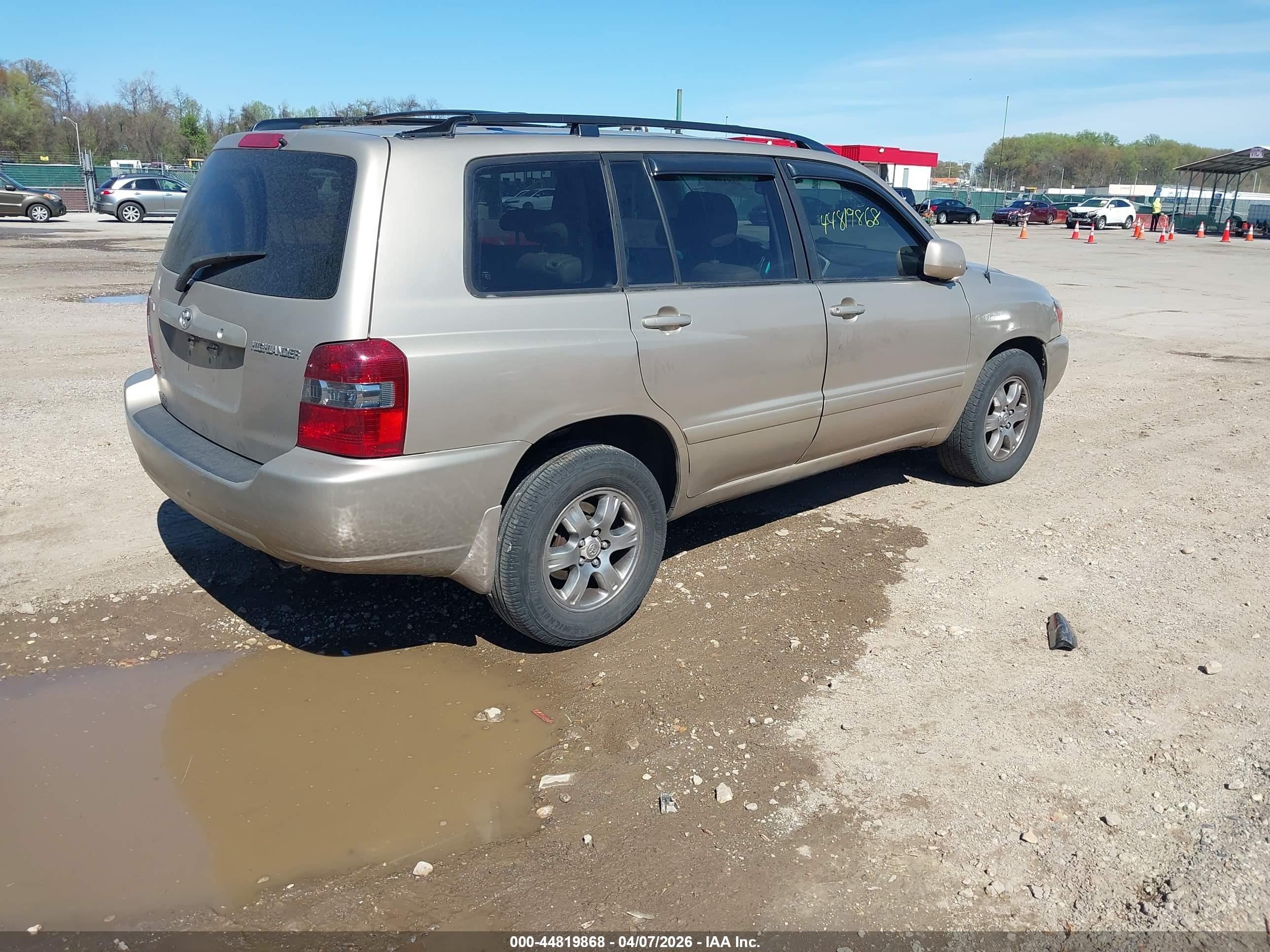 2004 Toyota Highlander V6 Gold vin: JTEEP21A240046189